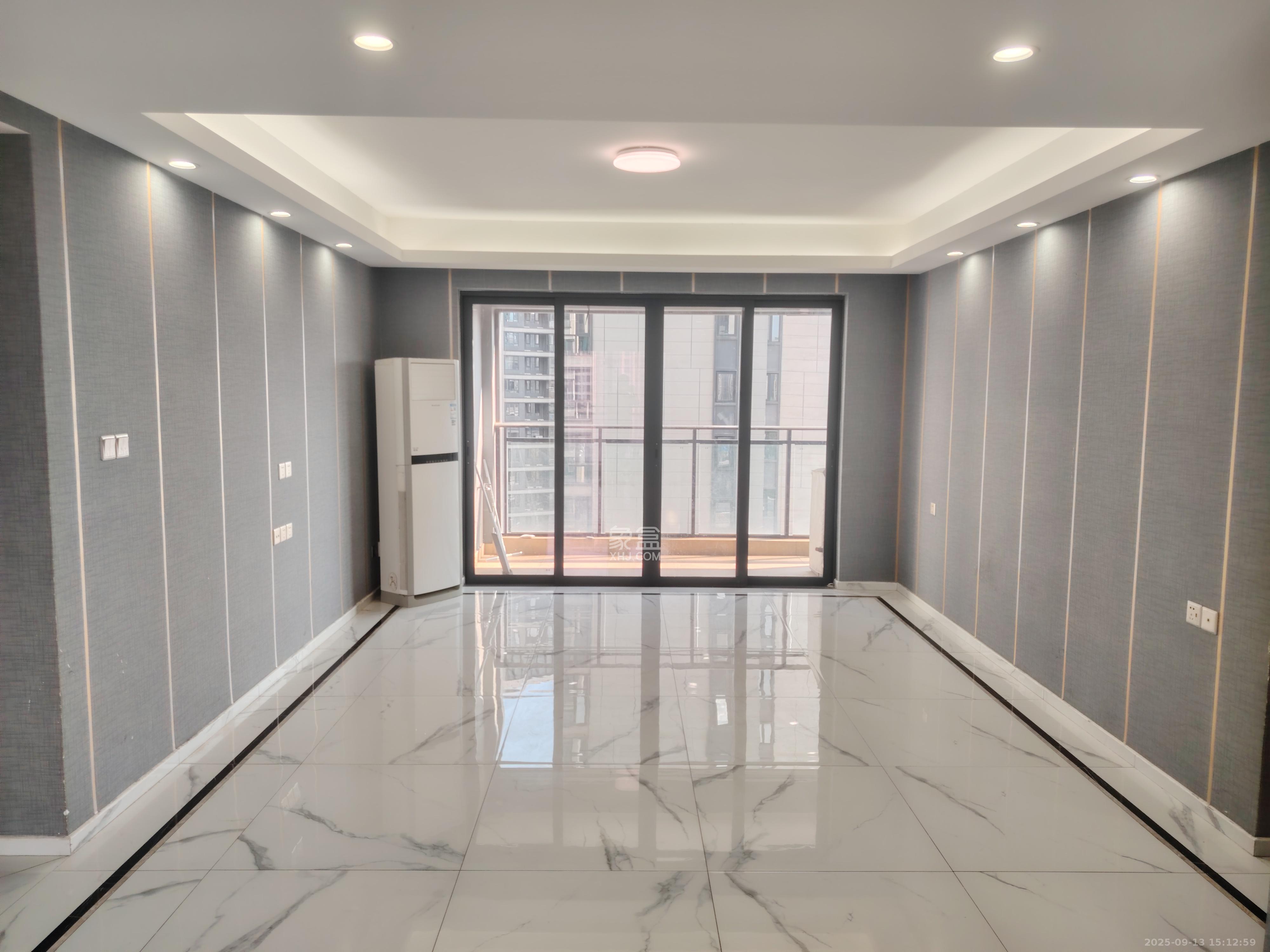 中海阅江府  4室2厅2卫    4500.0元/月 中海阅江府  4室2厅2卫    4500.0元/月室内图