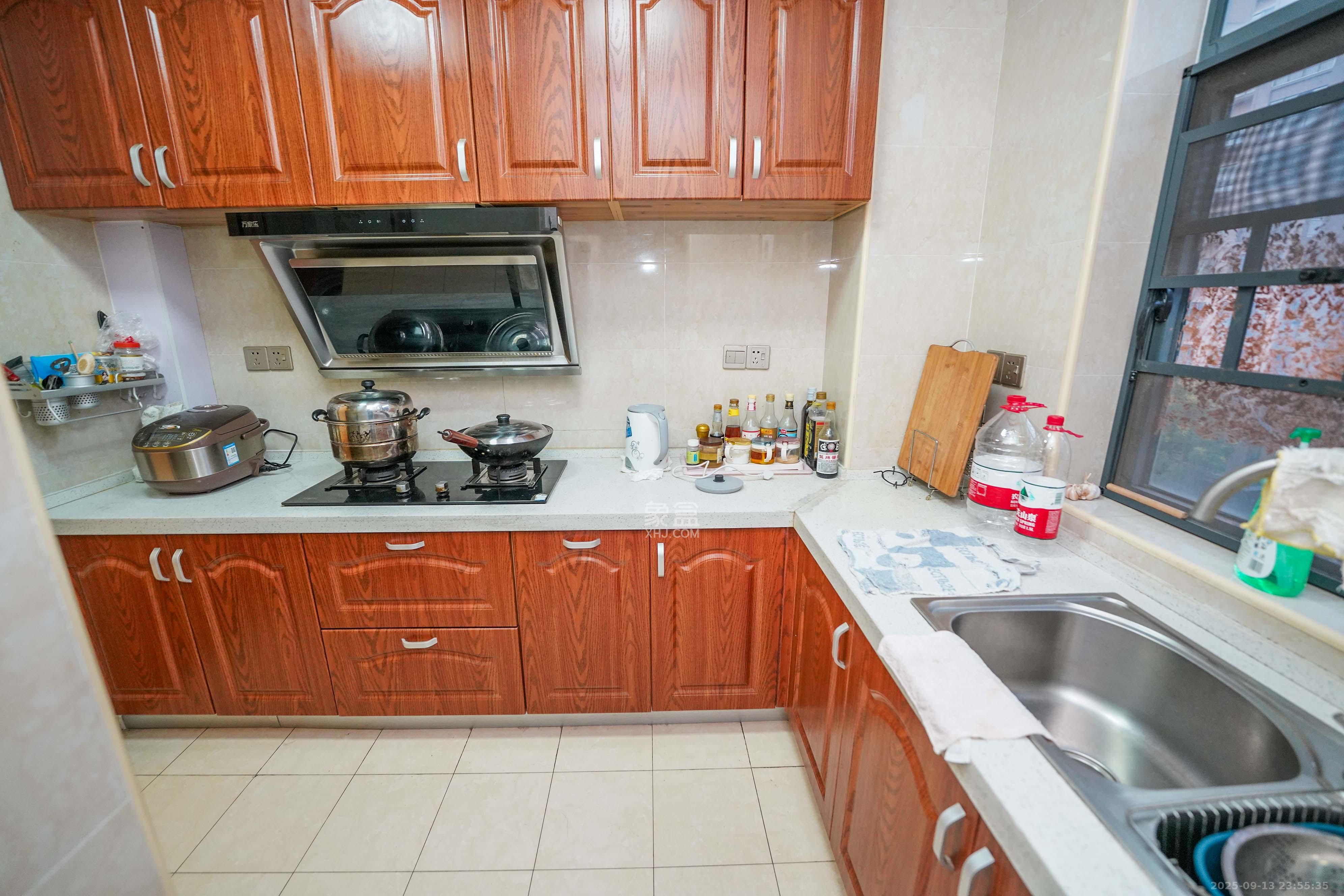 和美星城 3室3厅1卫 115.0万 和美星城 3室3厅1卫 115.0万厨房