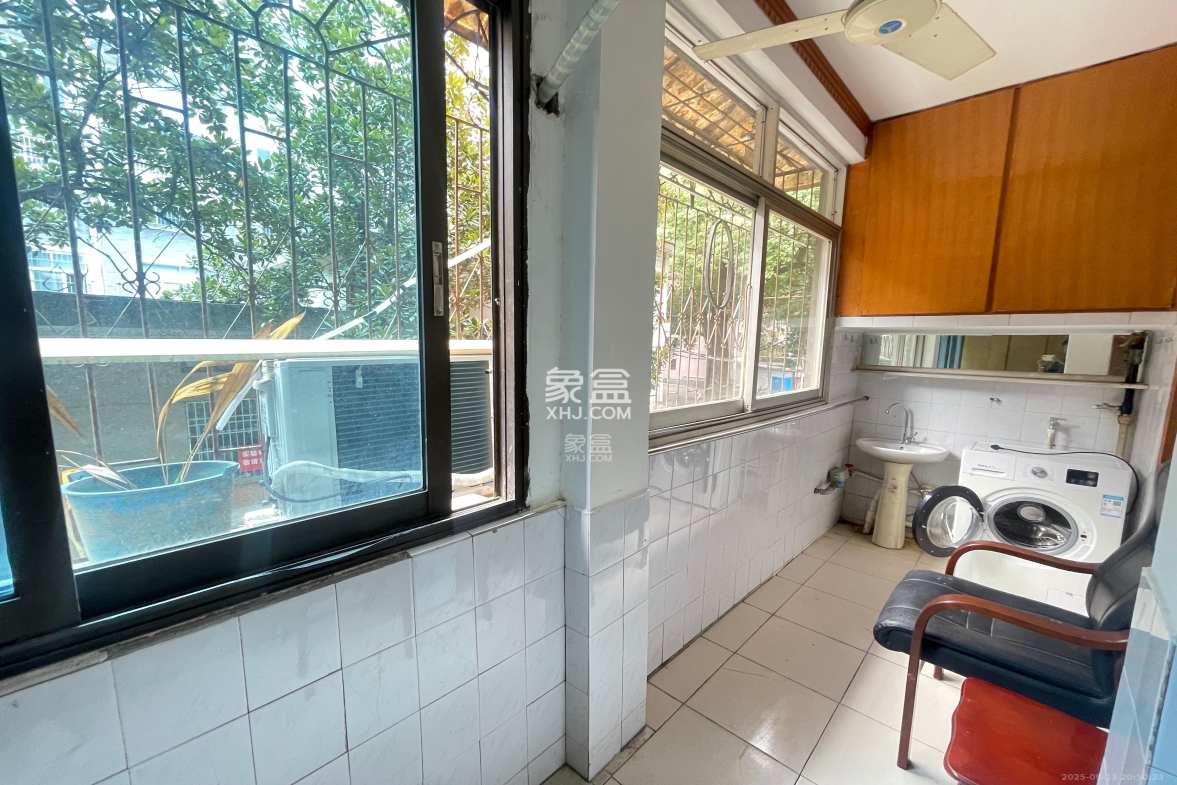 建工集团单位房 3室1厅1卫 2200.0元/月 建工集团单位房 3室1厅1卫 2200.0元/月室内图