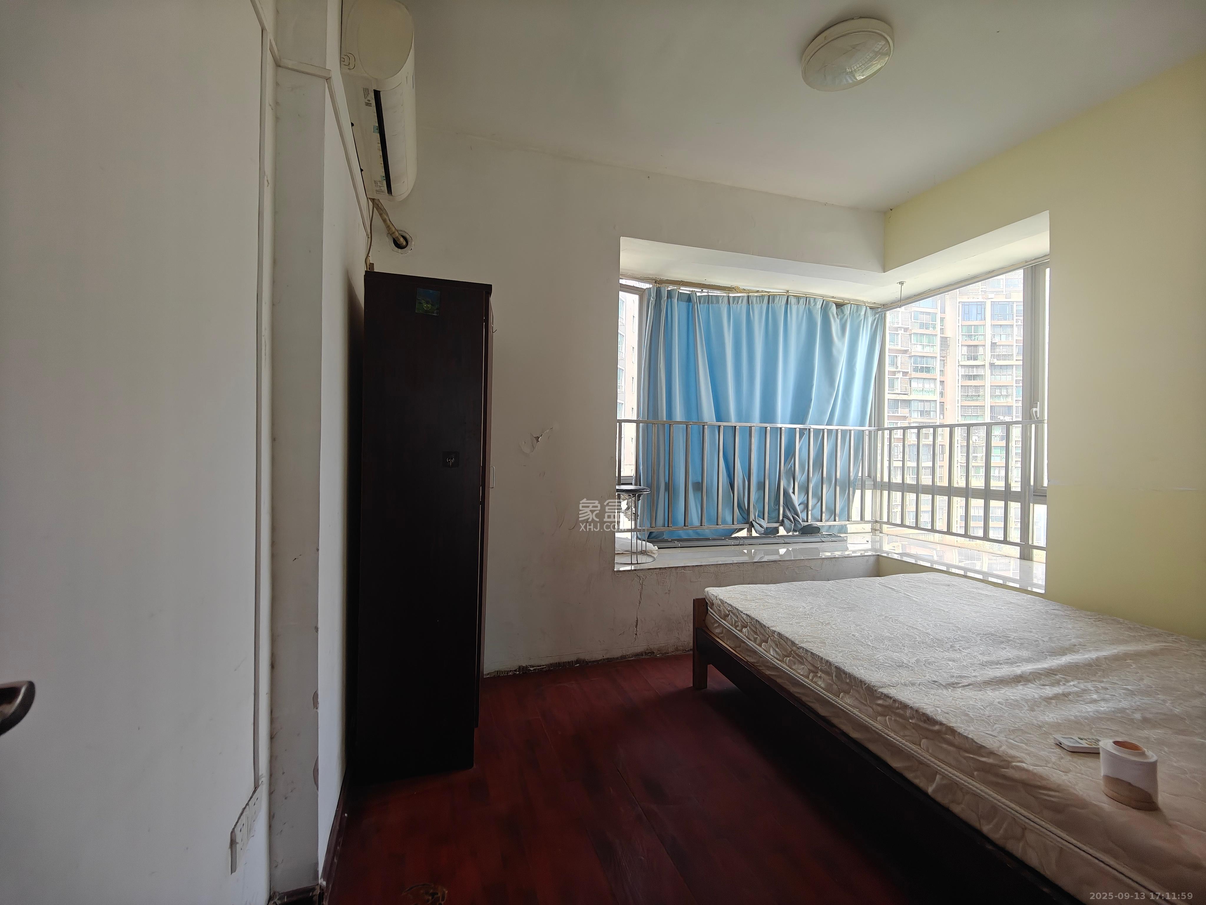 新城新世界一二三期 3室2厅1卫 2500.0元/月 新城新世界一二三期 3室2厅1卫 2500.0元/月室内图