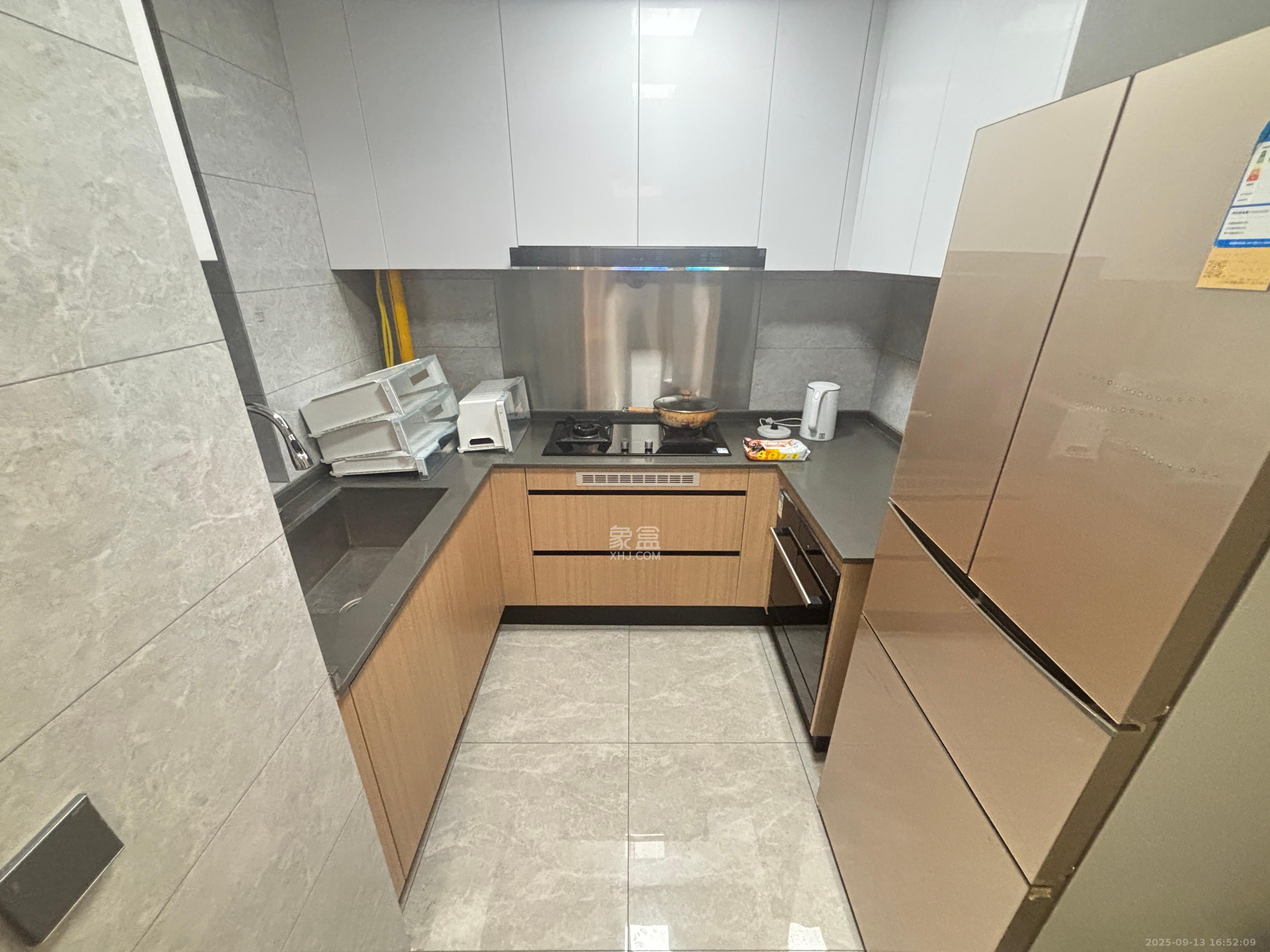 爱家当代境  3室2厅1卫    3300.0元/月室内图