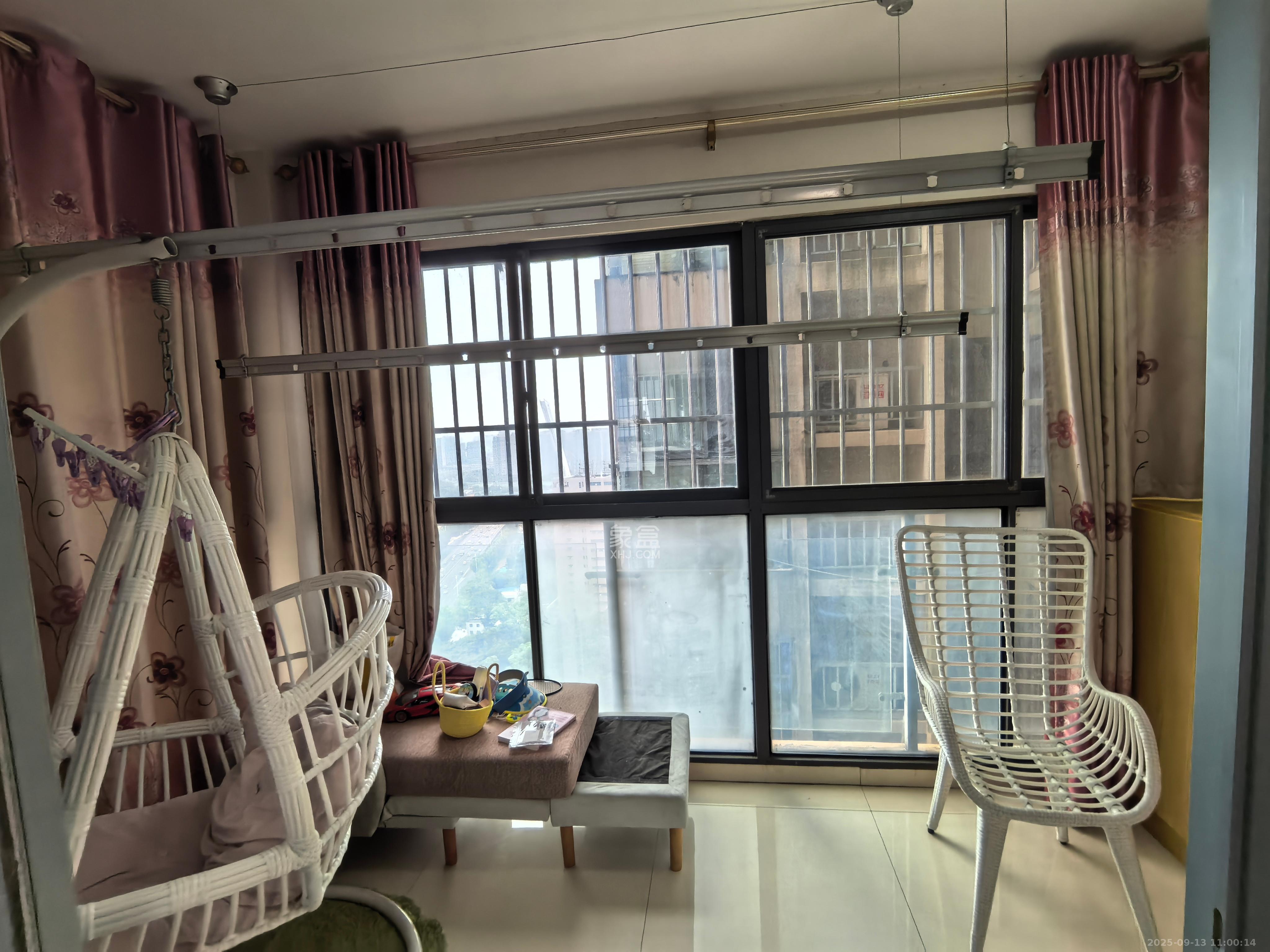 雄新水印廊桥（雄新华府）  3室2厅2卫    2400.0元/月室内图