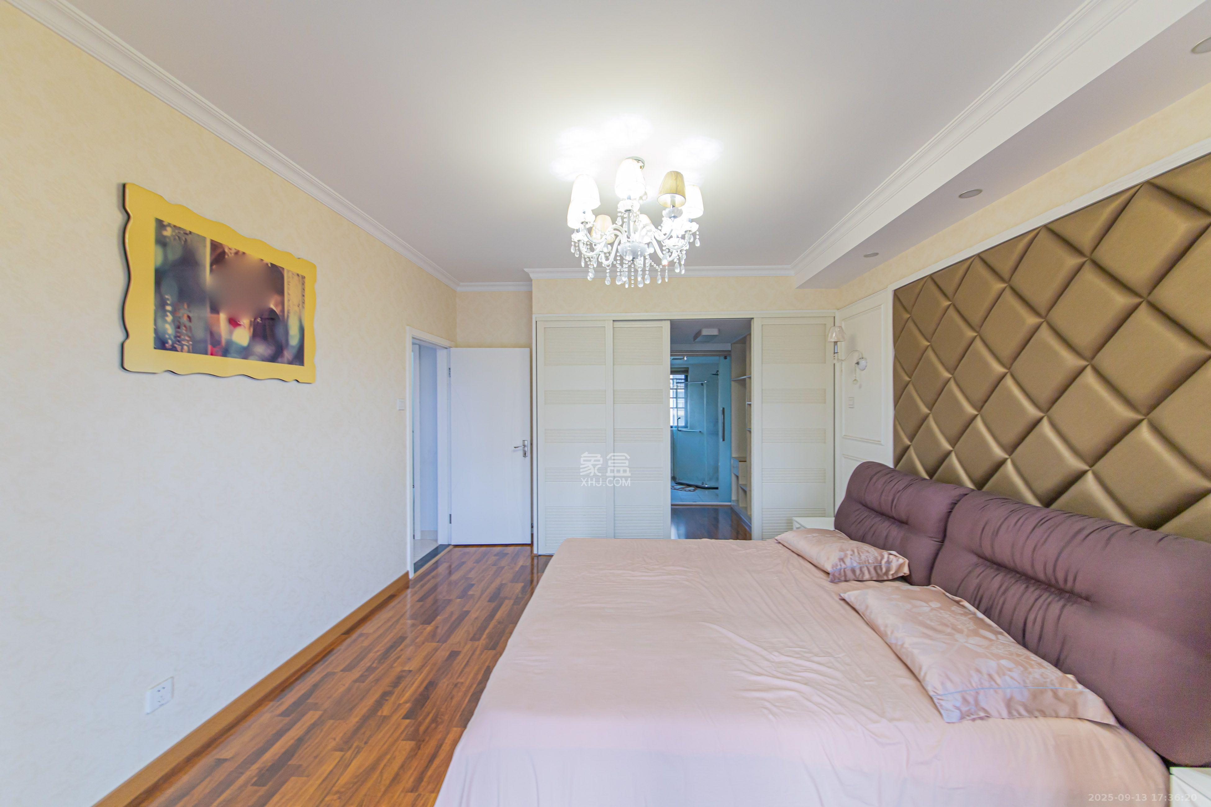 中建芙蓉嘉苑  4室2厅2卫    3000.0元/月室内图