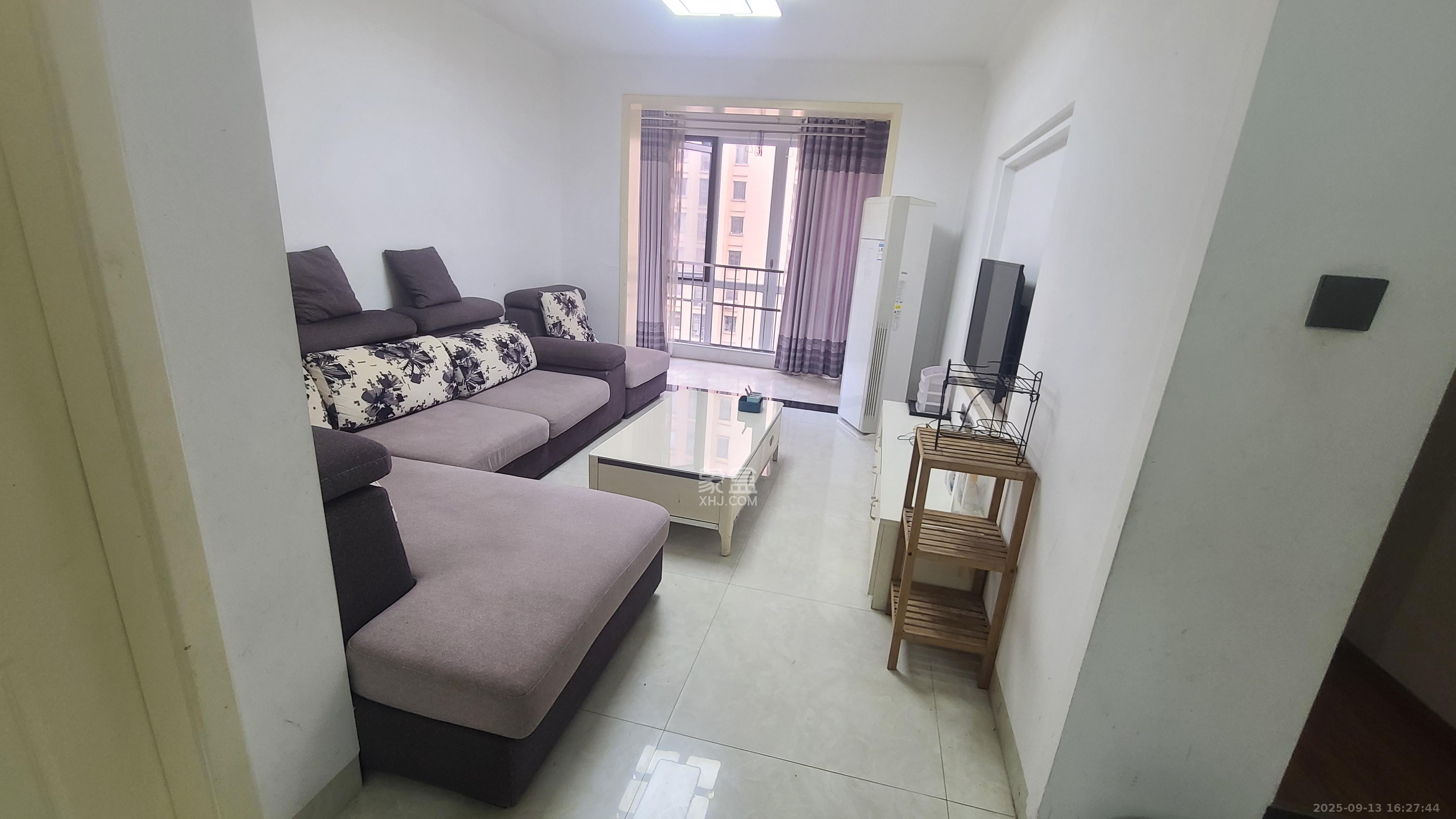 丽发新城 2室2厅1卫 1600.0元/月 丽发新城 2室2厅1卫 1600.0元/月室内图