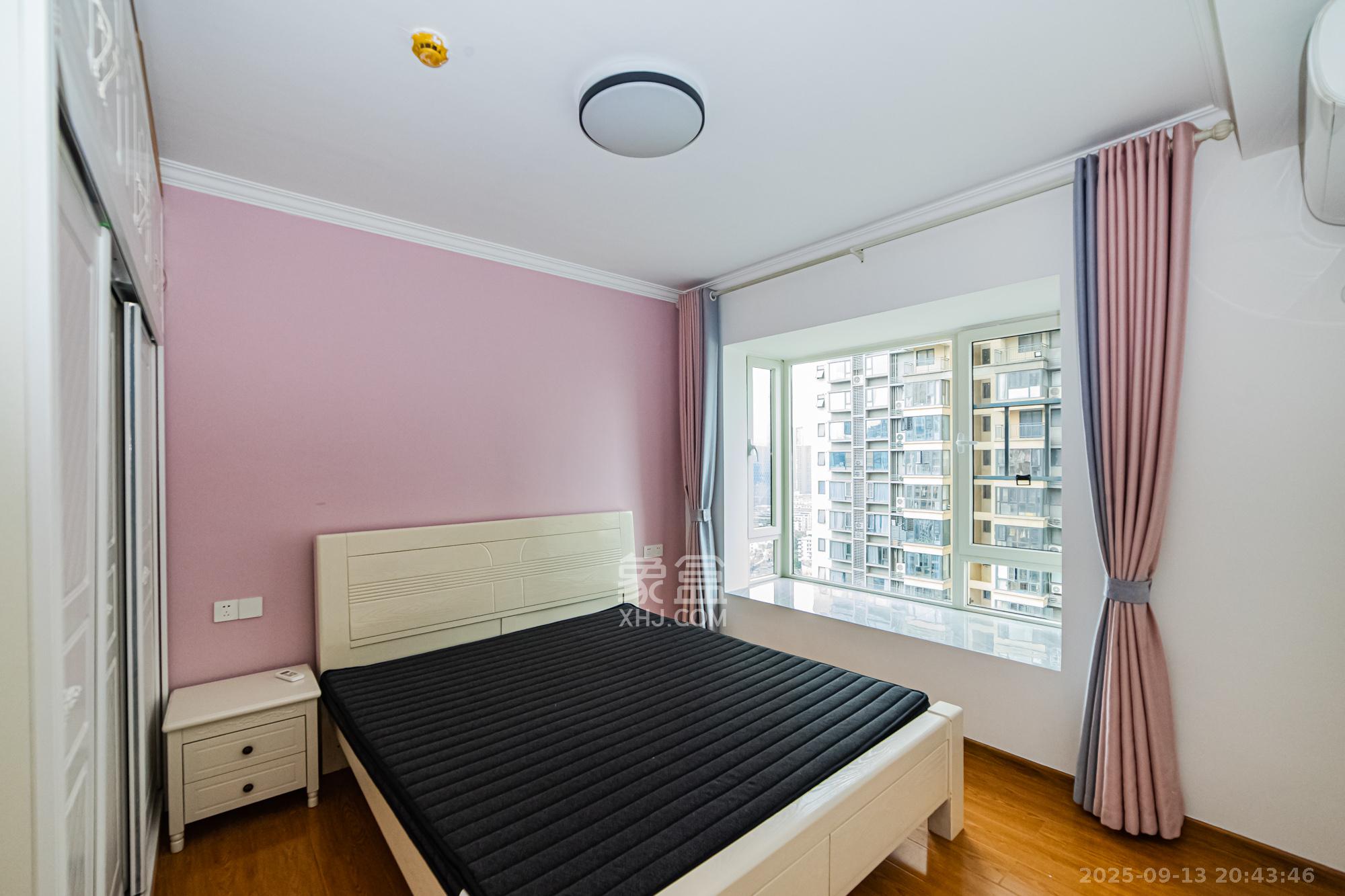 北辰三角洲E7区 3室2厅2卫 170.0万 北辰三角洲E7区 3室2厅2卫 170.0万卧室