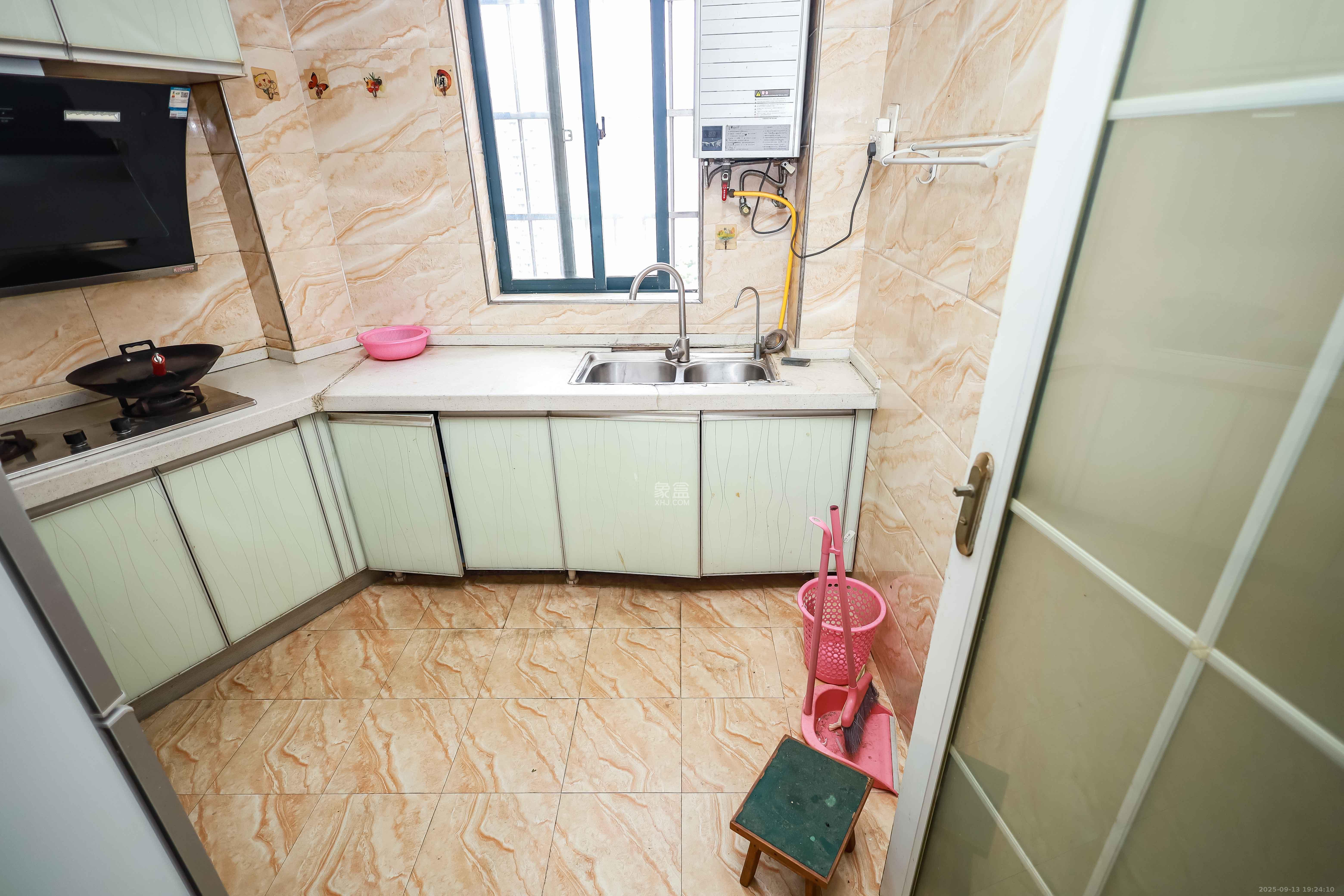 诚兴园 2室2厅1卫 58.0万 诚兴园 2室2厅1卫 58.0万厨房