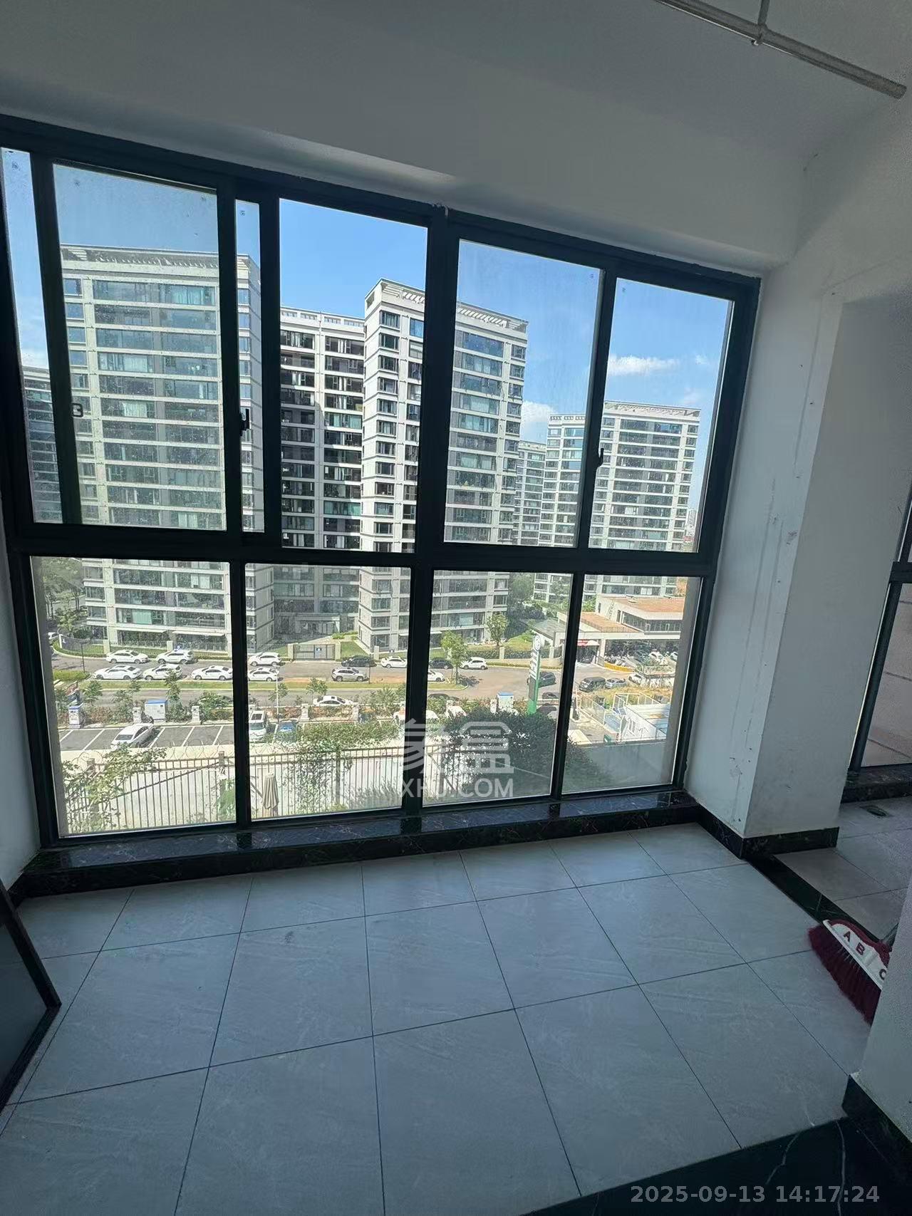 环亚高铁芯城 4室3厅3卫 3000.0元/月 环亚高铁芯城 4室3厅3卫 3000.0元/月室内图