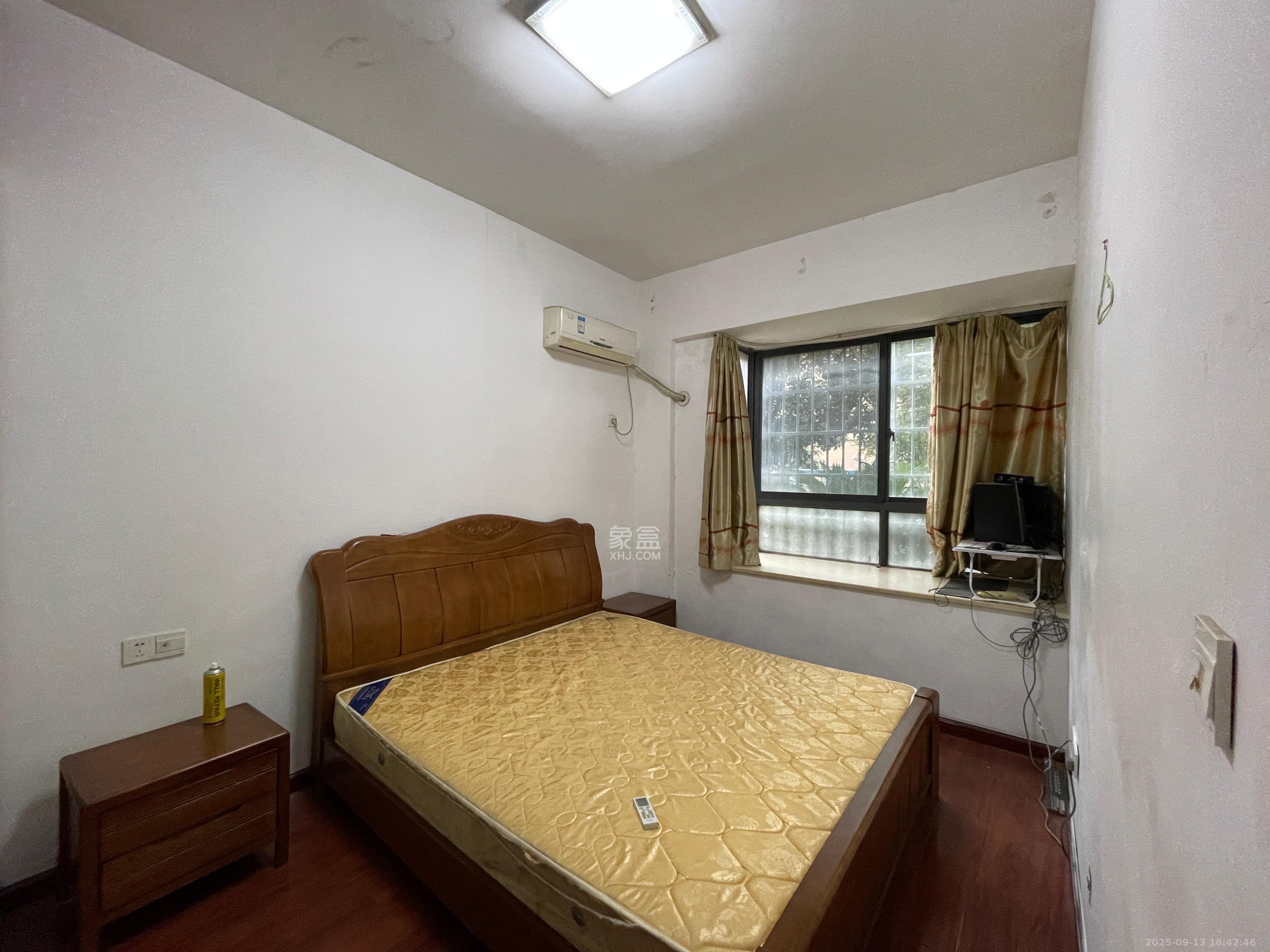 山水新城 2室2厅1卫 1400.0元/月 山水新城 2室2厅1卫 1400.0元/月室内图