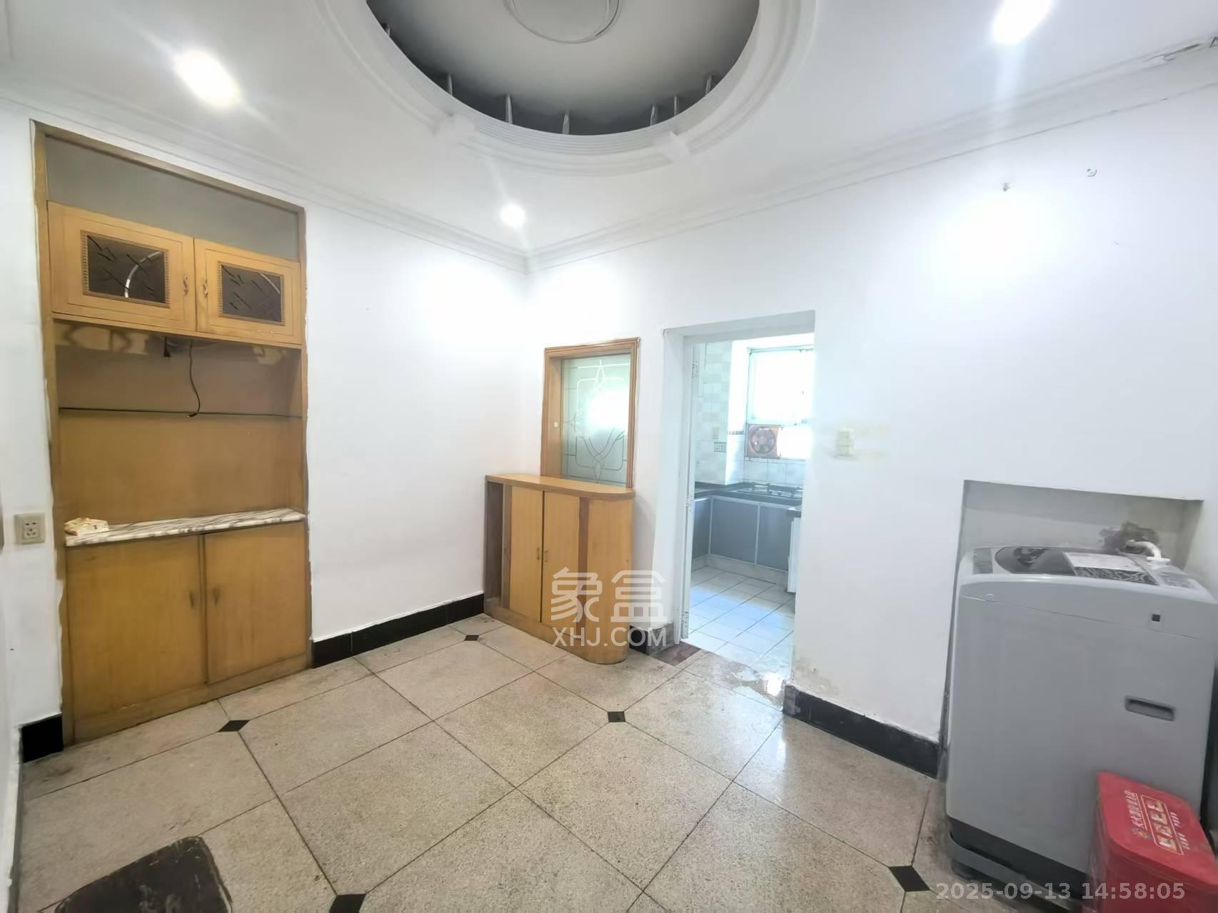 湖南省糖酒公司大院 3室1厅1卫 2600.0元/月 湖南省糖酒公司大院 3室1厅1卫 2600.0元/月室内图