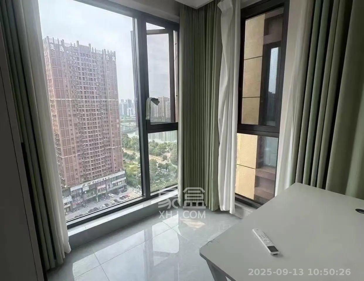 尚东金河湾  2室1厅1卫   2100.00元/月室内图