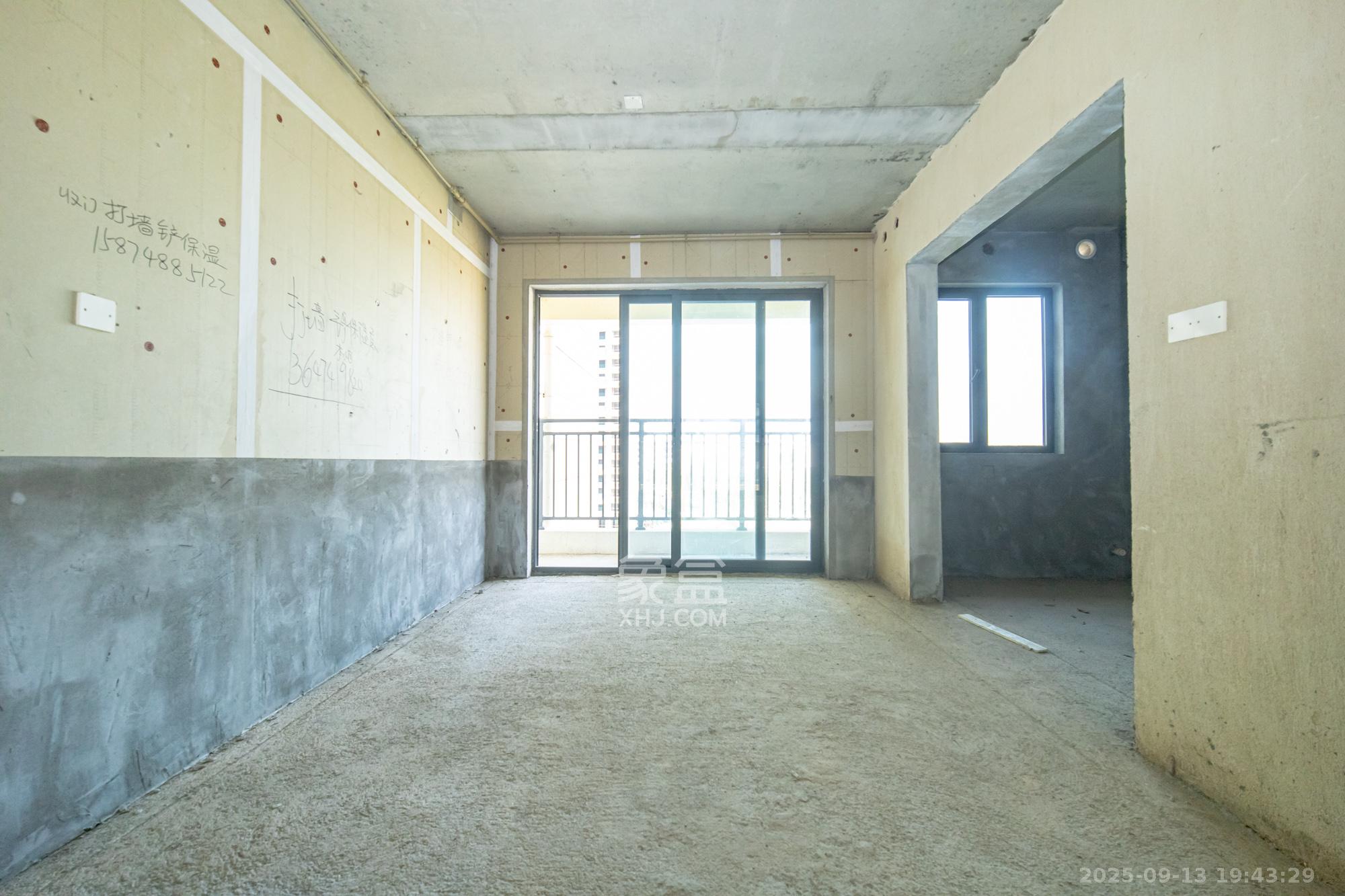 保利和光尘樾  4室2厅1卫    152.0万其他