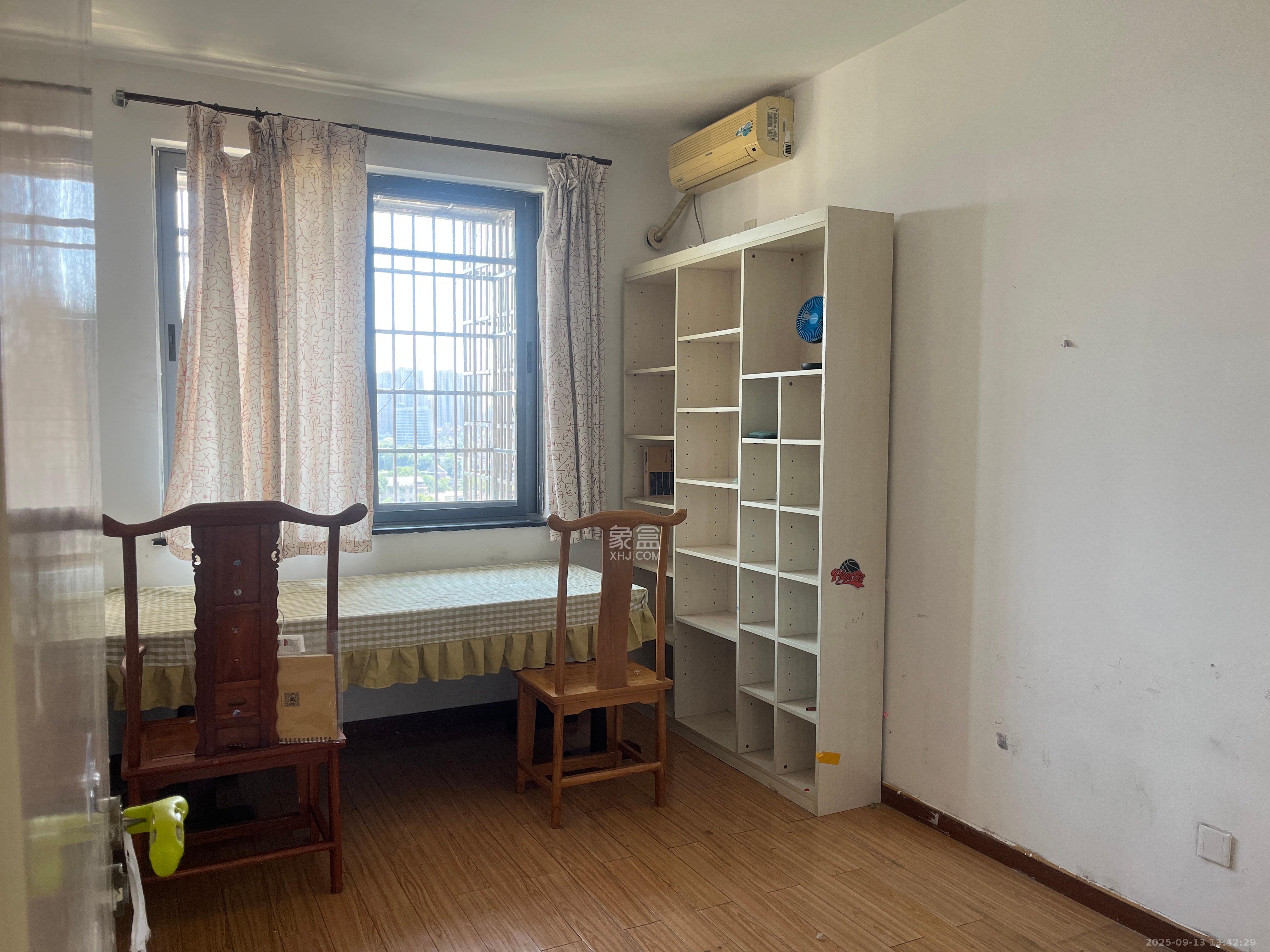 上海城小区 3室2厅2卫 2400.0元/月 上海城小区 3室2厅2卫 2400.0元/月室内图