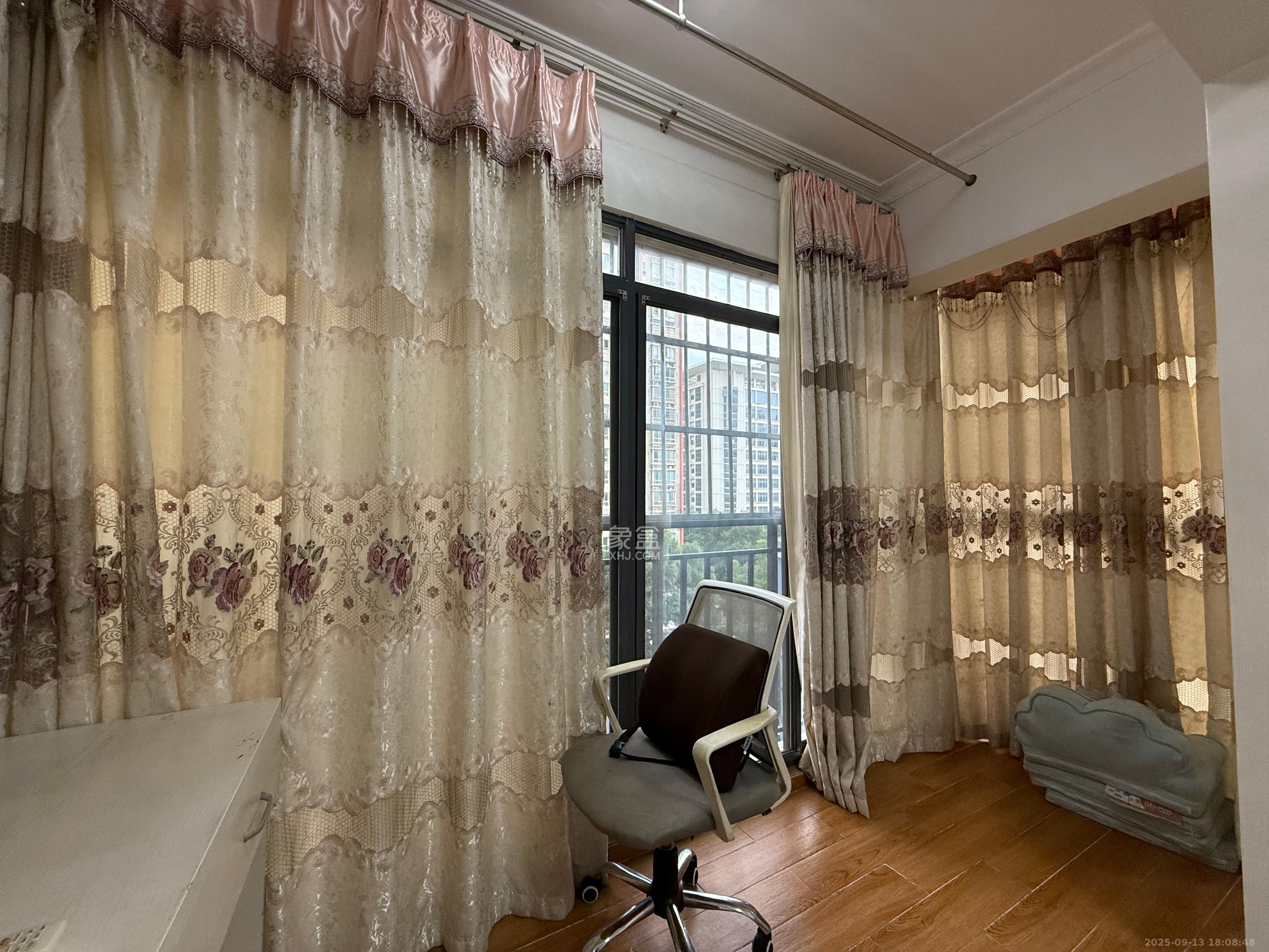 泊爱蓝湾 3室1厅1卫 2900.0元/月 泊爱蓝湾 3室1厅1卫 2900.0元/月室内图