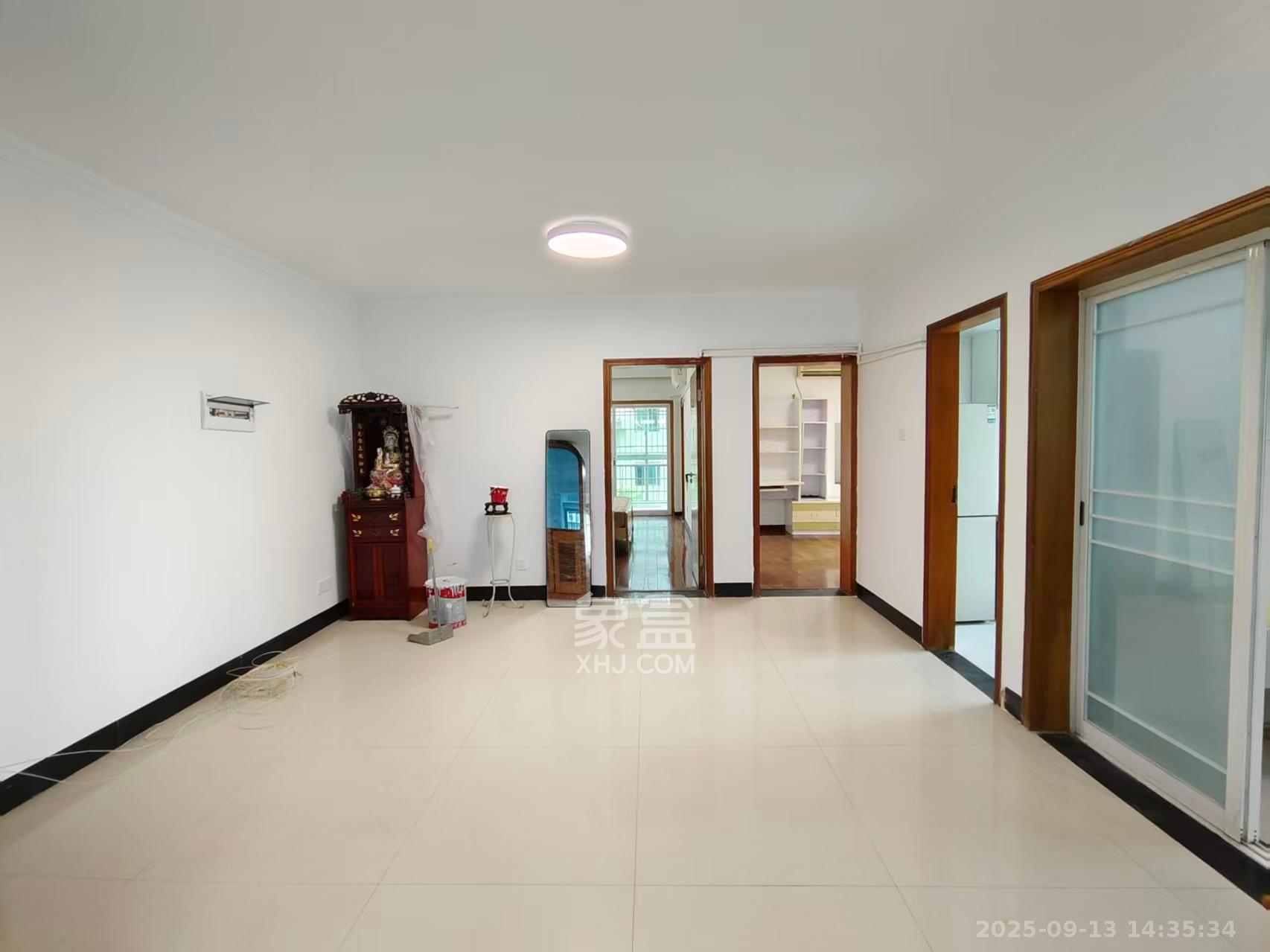 鑫湘佳园 3室2厅1卫 2300.0元/月 鑫湘佳园 3室2厅1卫 2300.0元/月室内图