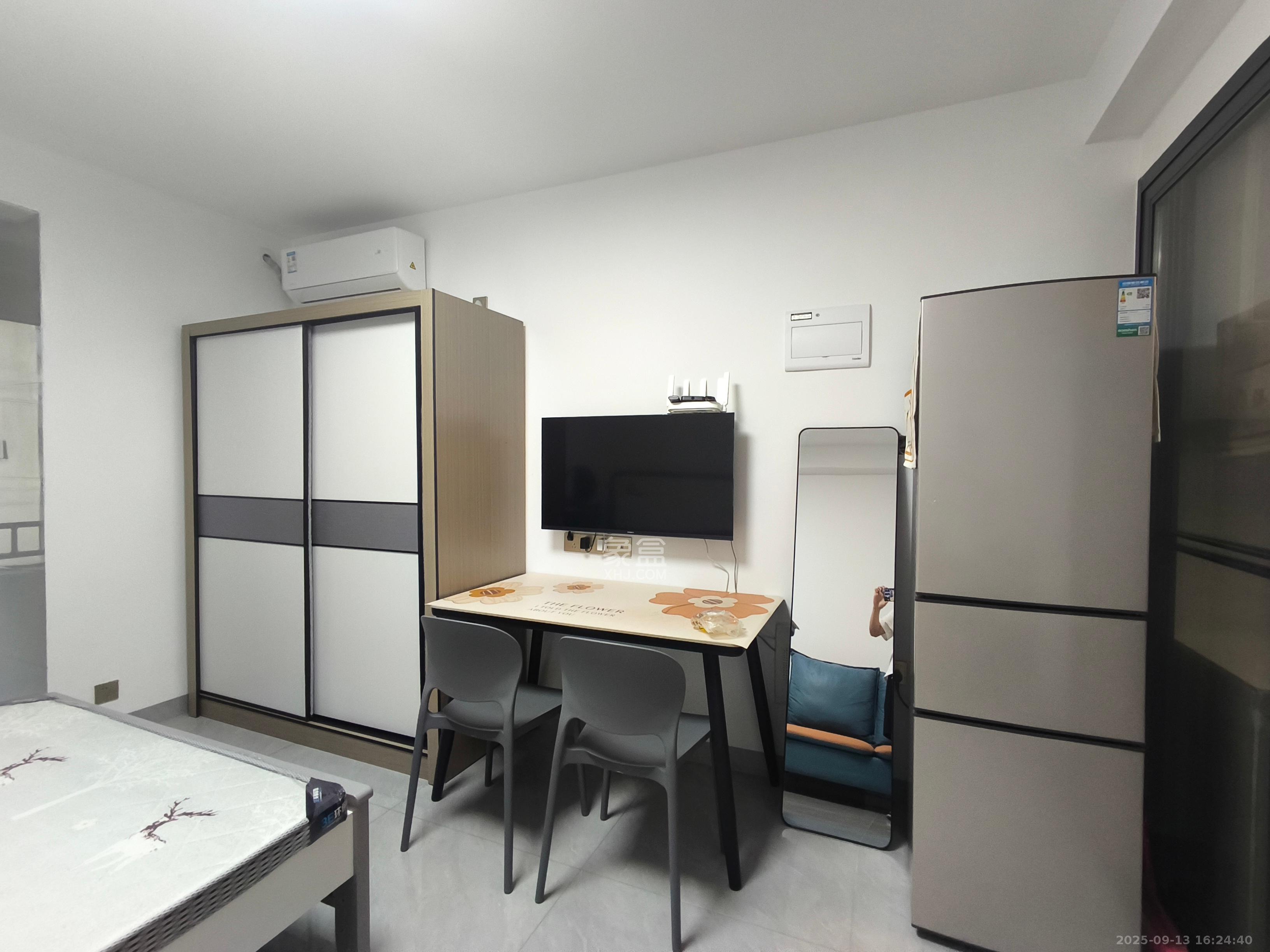 中海珑悦府 1室1厅1卫 1350.0元/月 中海珑悦府 1室1厅1卫 1350.0元/月室内图