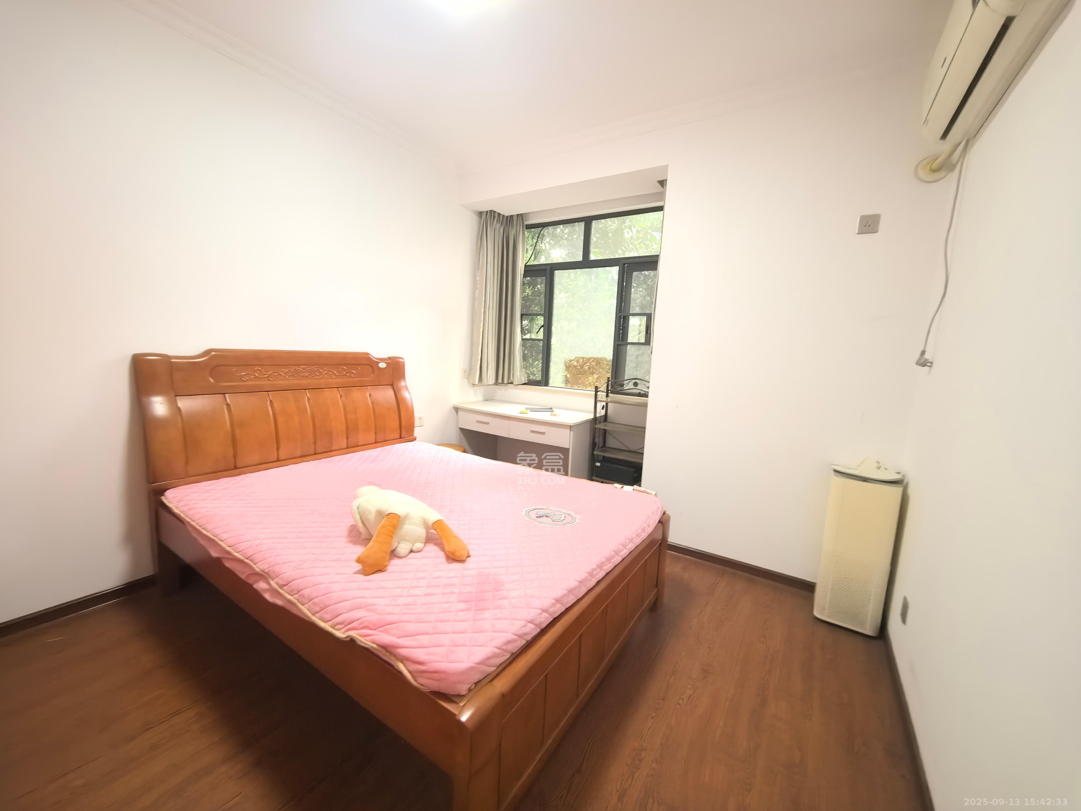 山水熙园  3室2厅2卫    2300.0元/月室内图