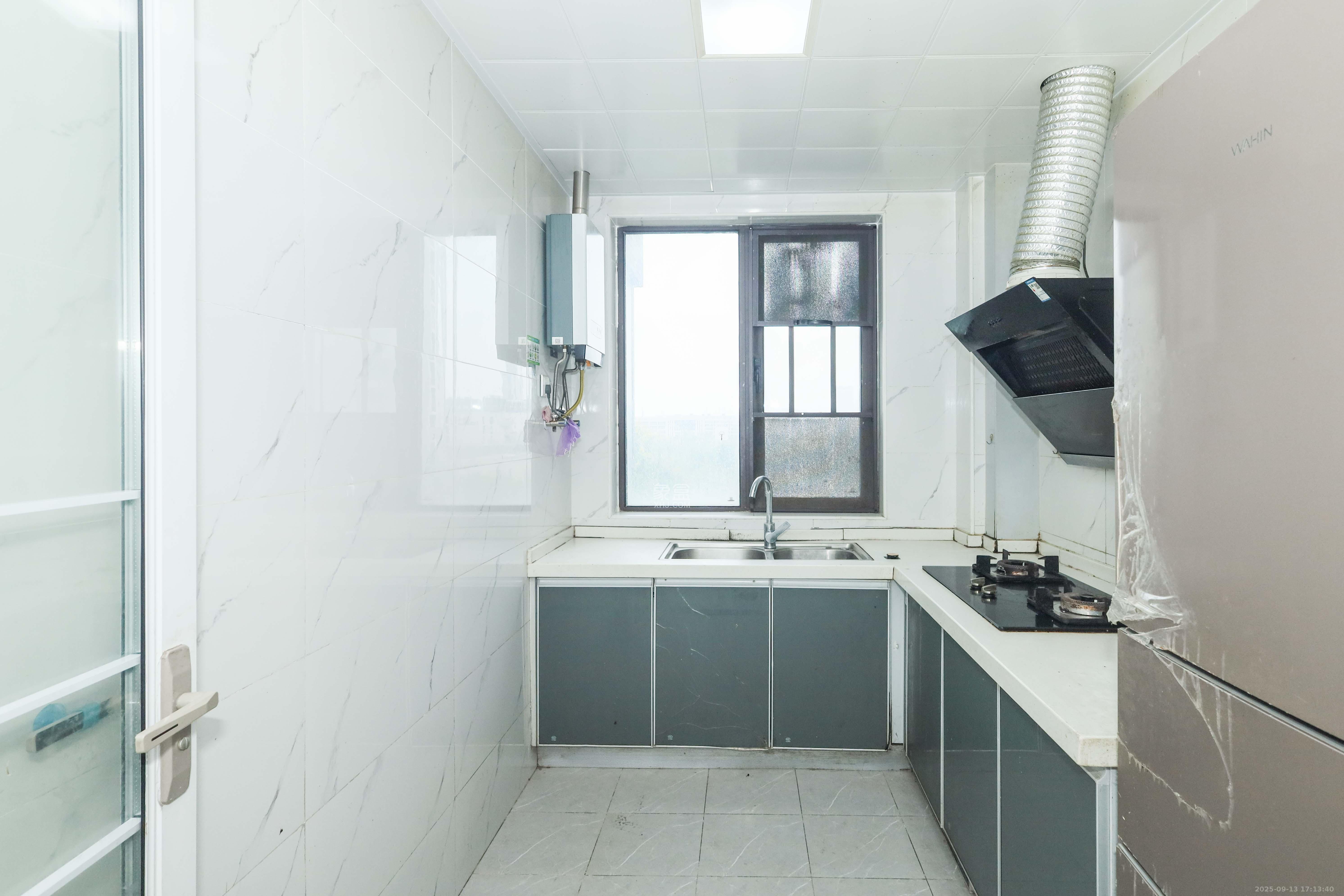 中冶中央公园 3室2厅1卫 110.0万 中冶中央公园 3室2厅1卫 110.0万厨房