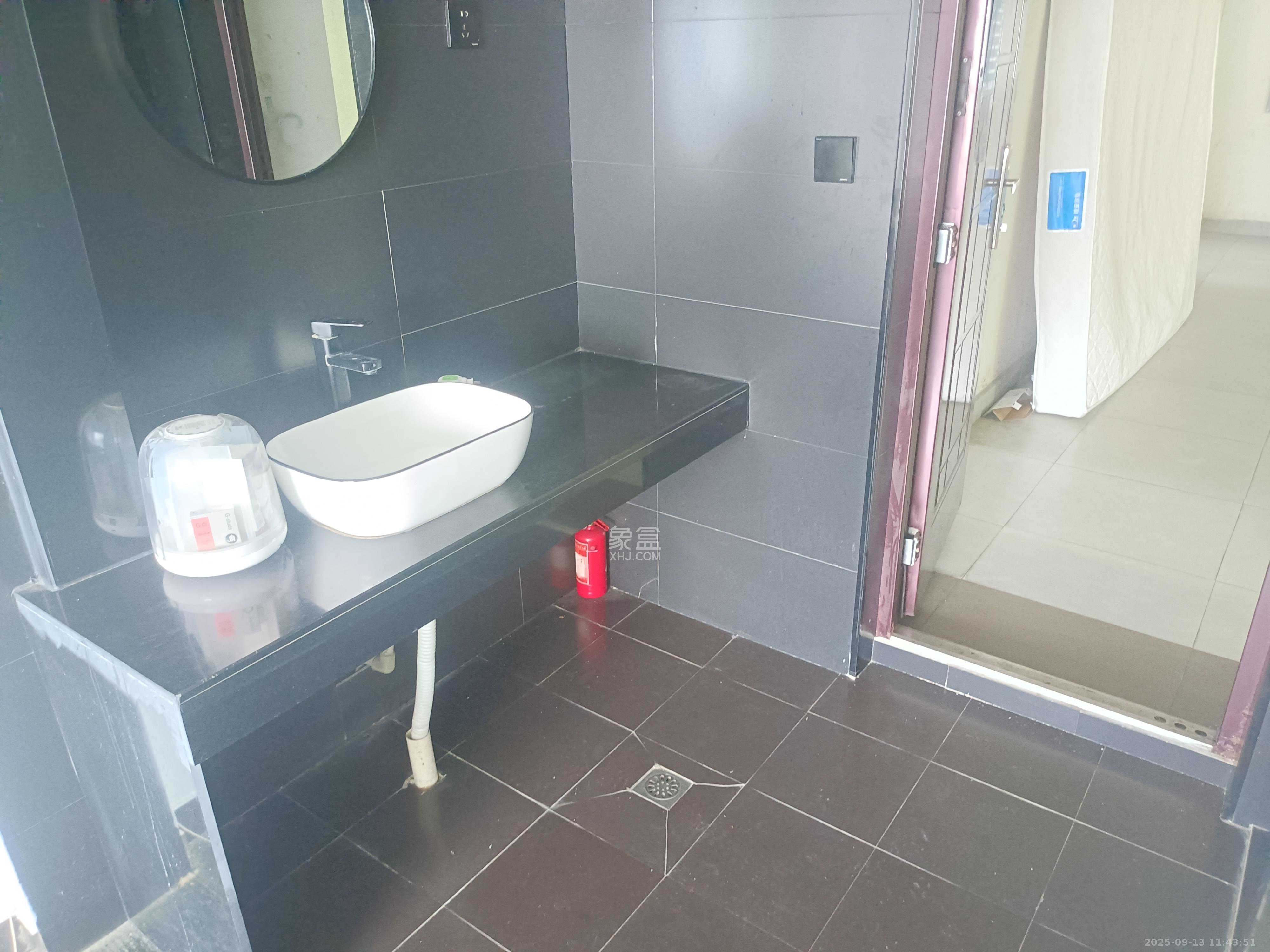 蚂蚁工房  1室1厅1卫    1700.0元/月室内图