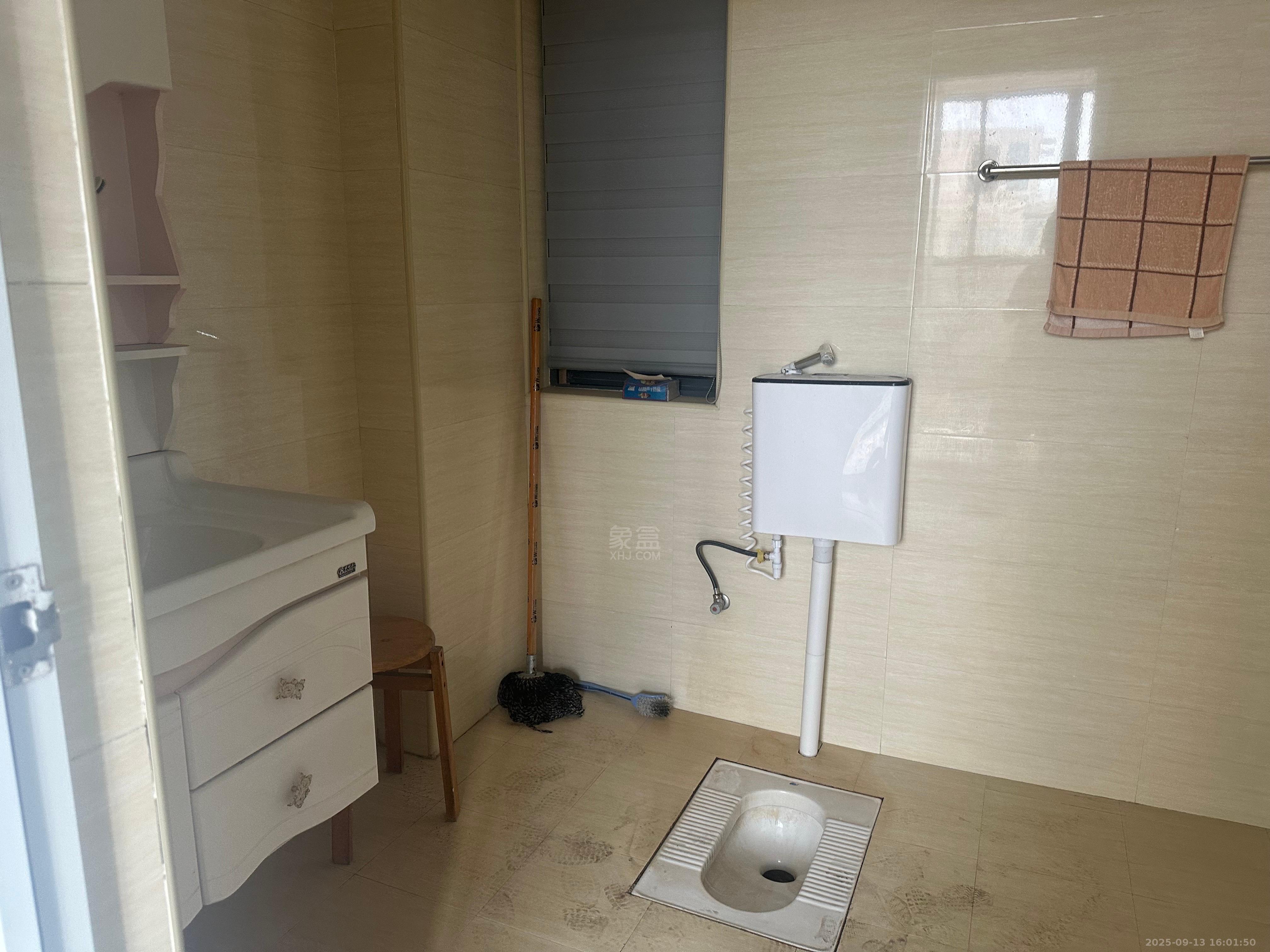 泰山公馆  1室2厅1卫    1500.0元/月室内图