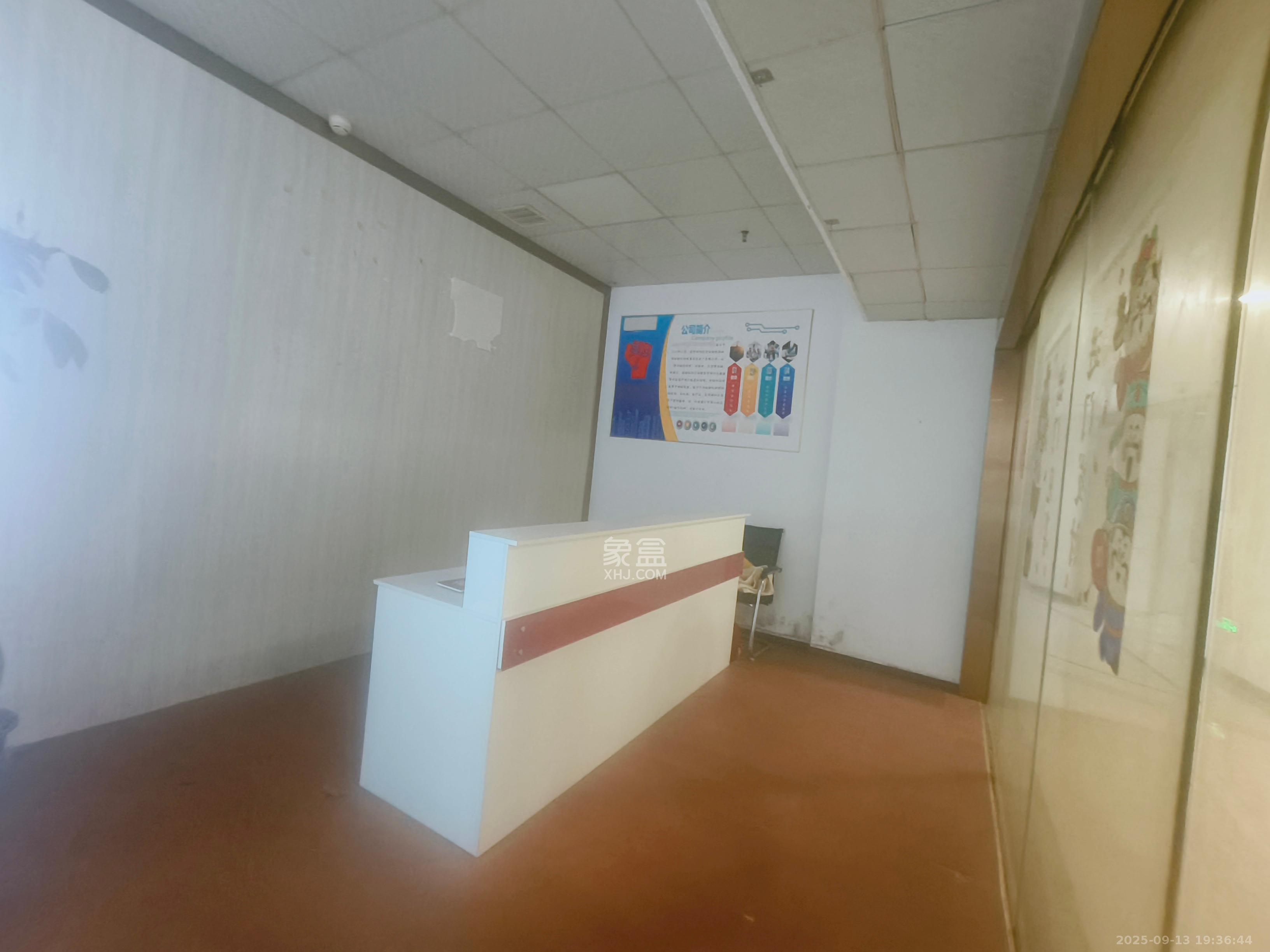 佳兴国际汇   109.45㎡      8000.0元/月室内图