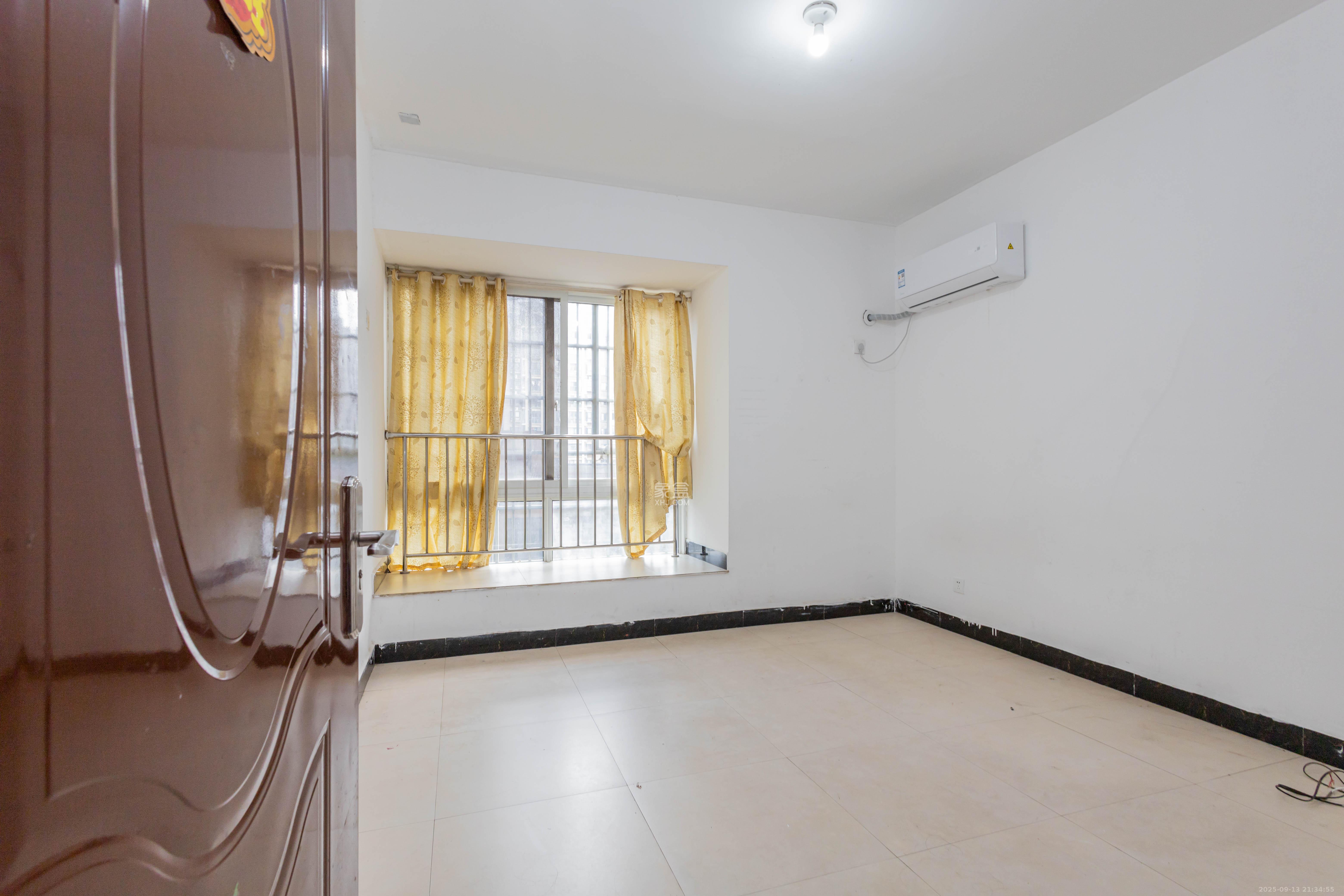 爵士湘  3室2厅1卫    48.0万 爵士湘  3室2厅1卫    48.0万卧室