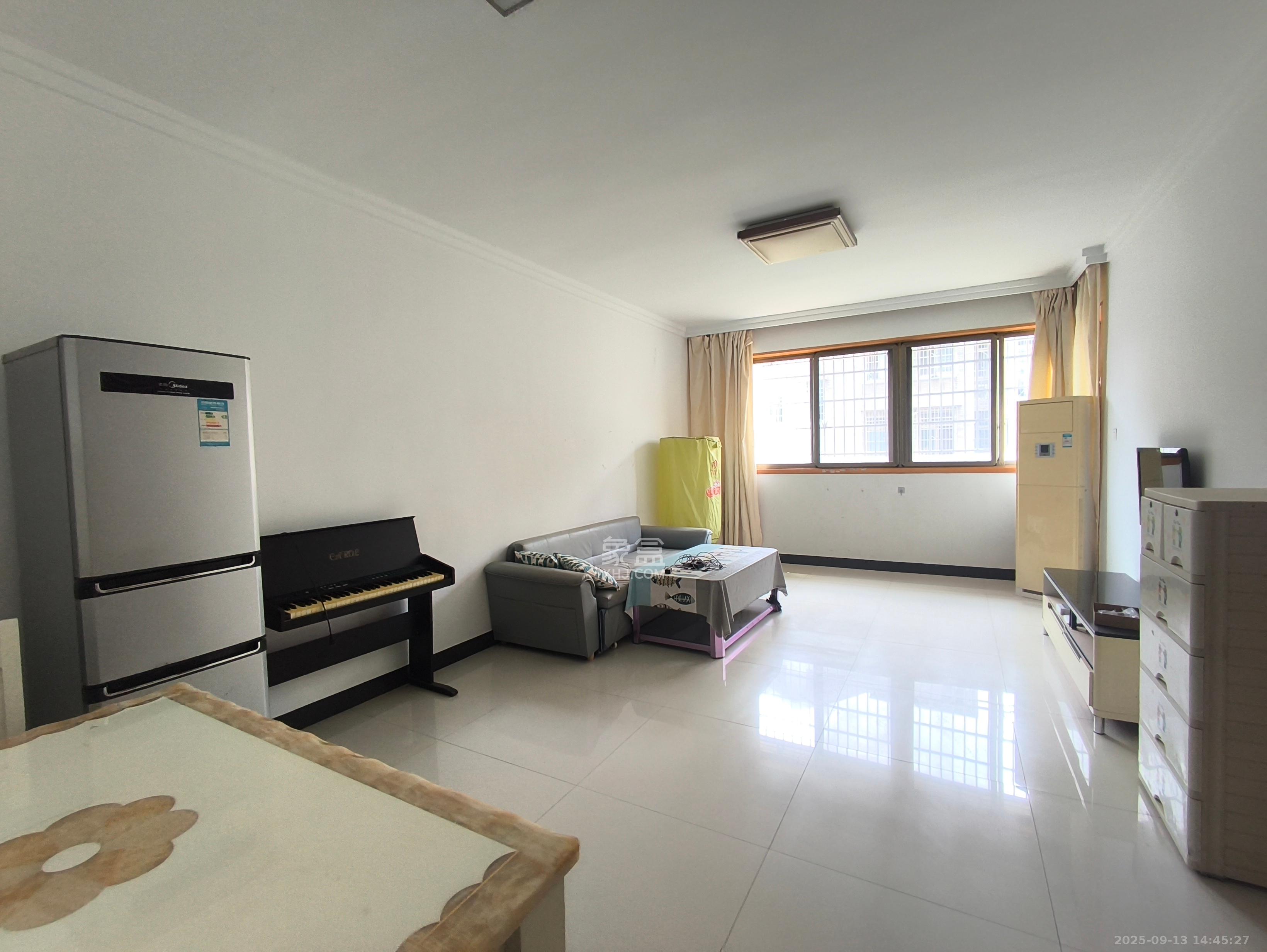 黄鹤小区1片 2室1厅1卫 1400.0元/月 黄鹤小区1片 2室1厅1卫 1400.0元/月室内图