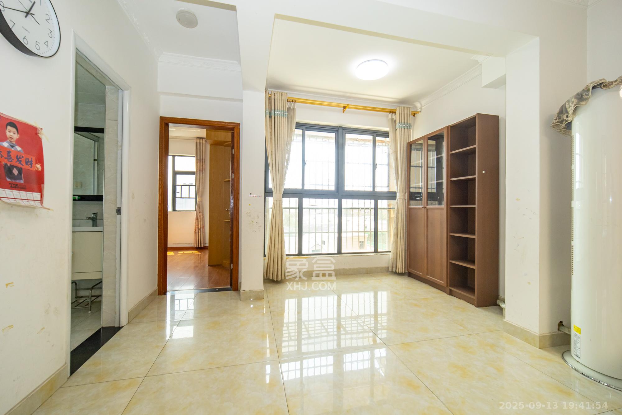 悦湖山  4室2厅1卫    85.0万 悦湖山  4室2厅1卫    85.0万阳台