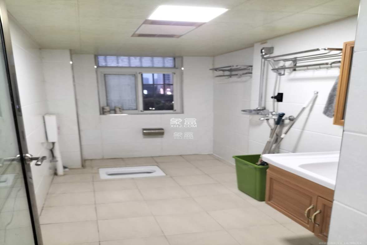 骑龙安置小区 3室2厅2卫 2200.0元/月 骑龙安置小区 3室2厅2卫 2200.0元/月室内图