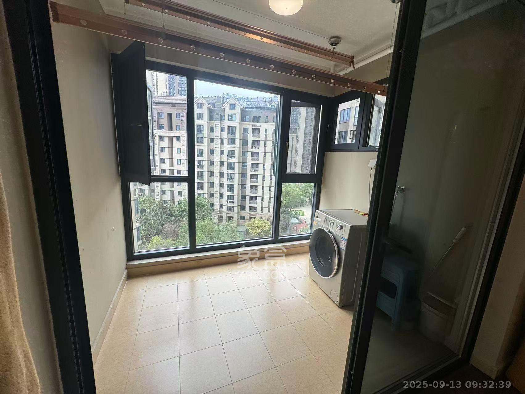 万科魅力之城观澜里  3室2厅2卫    2500.0元/月室内图