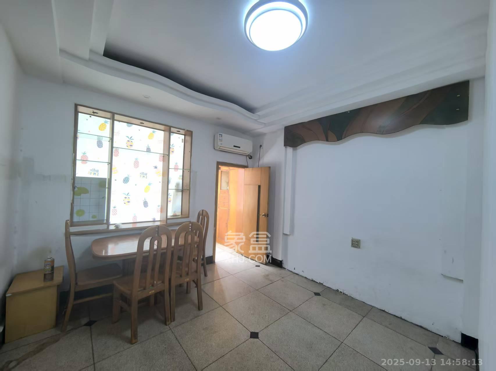 湖南省糖酒公司大院 3室1厅1卫 2600.0元/月 湖南省糖酒公司大院 3室1厅1卫 2600.0元/月室内图