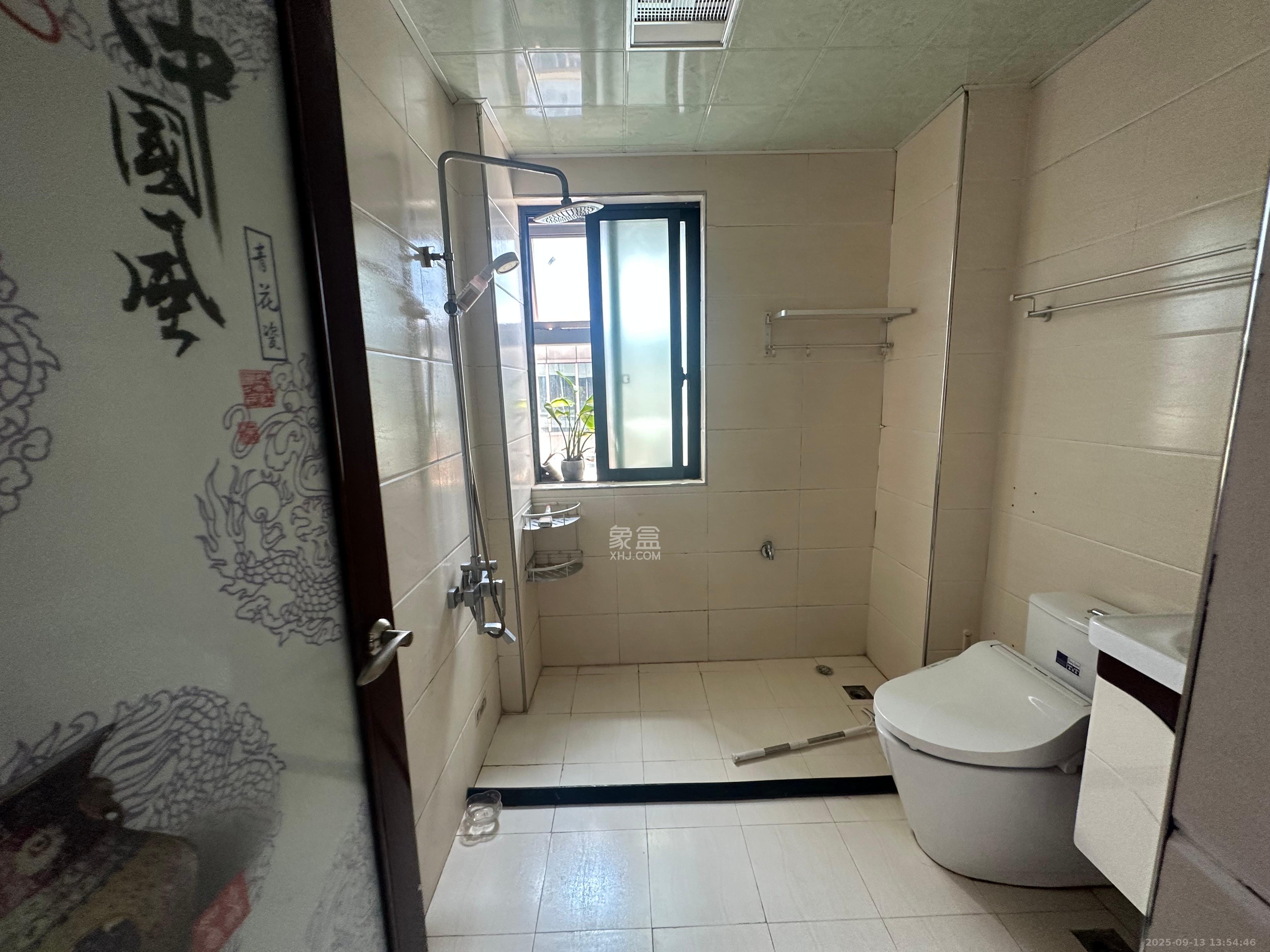 奥克斯广场 3室2厅2卫 3800.0元/月 奥克斯广场 3室2厅2卫 3800.0元/月室内图