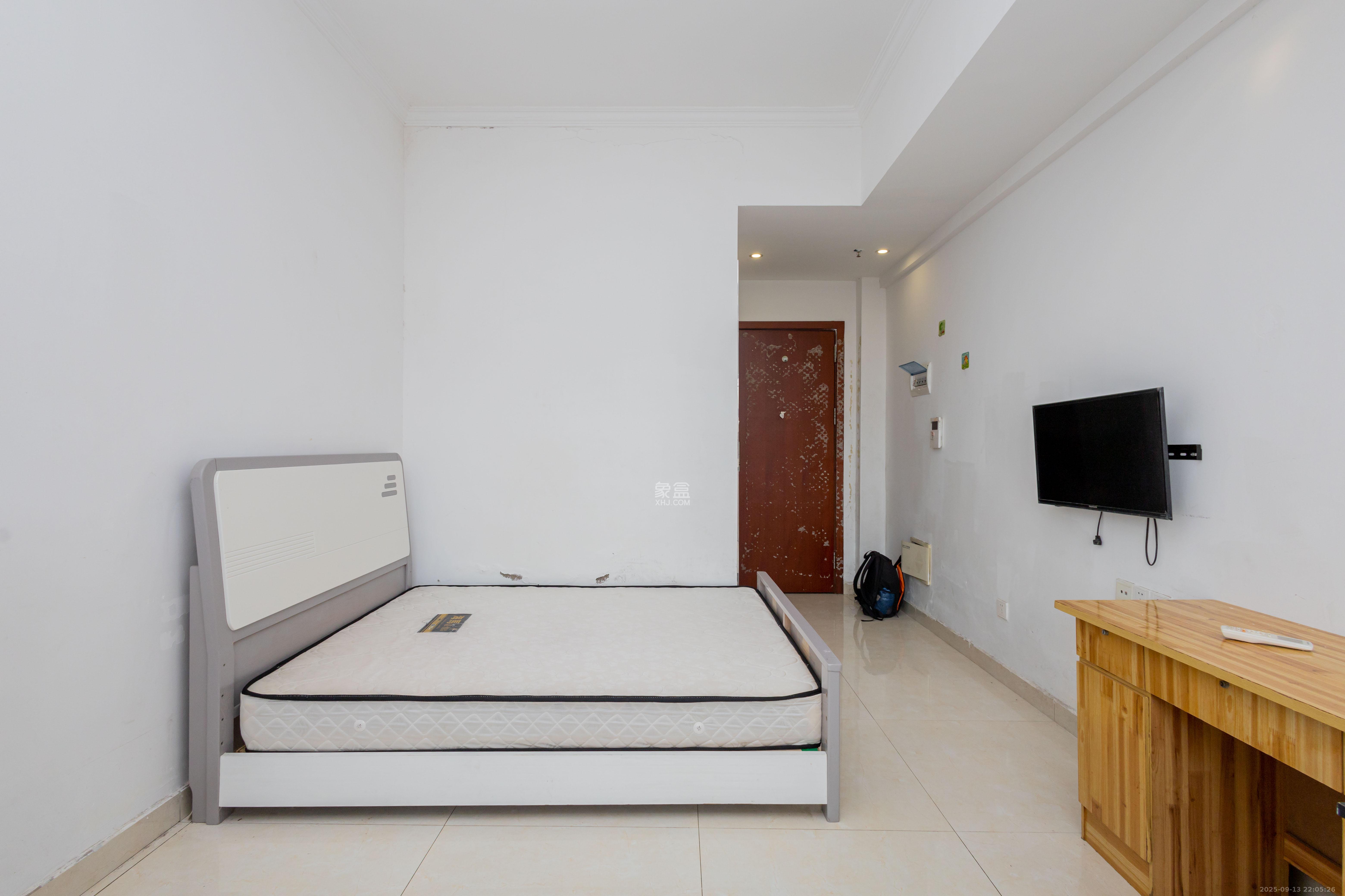 佐佑大厦 1室1厅1卫 13.0万 佐佑大厦 1室1厅1卫 13.0万客厅