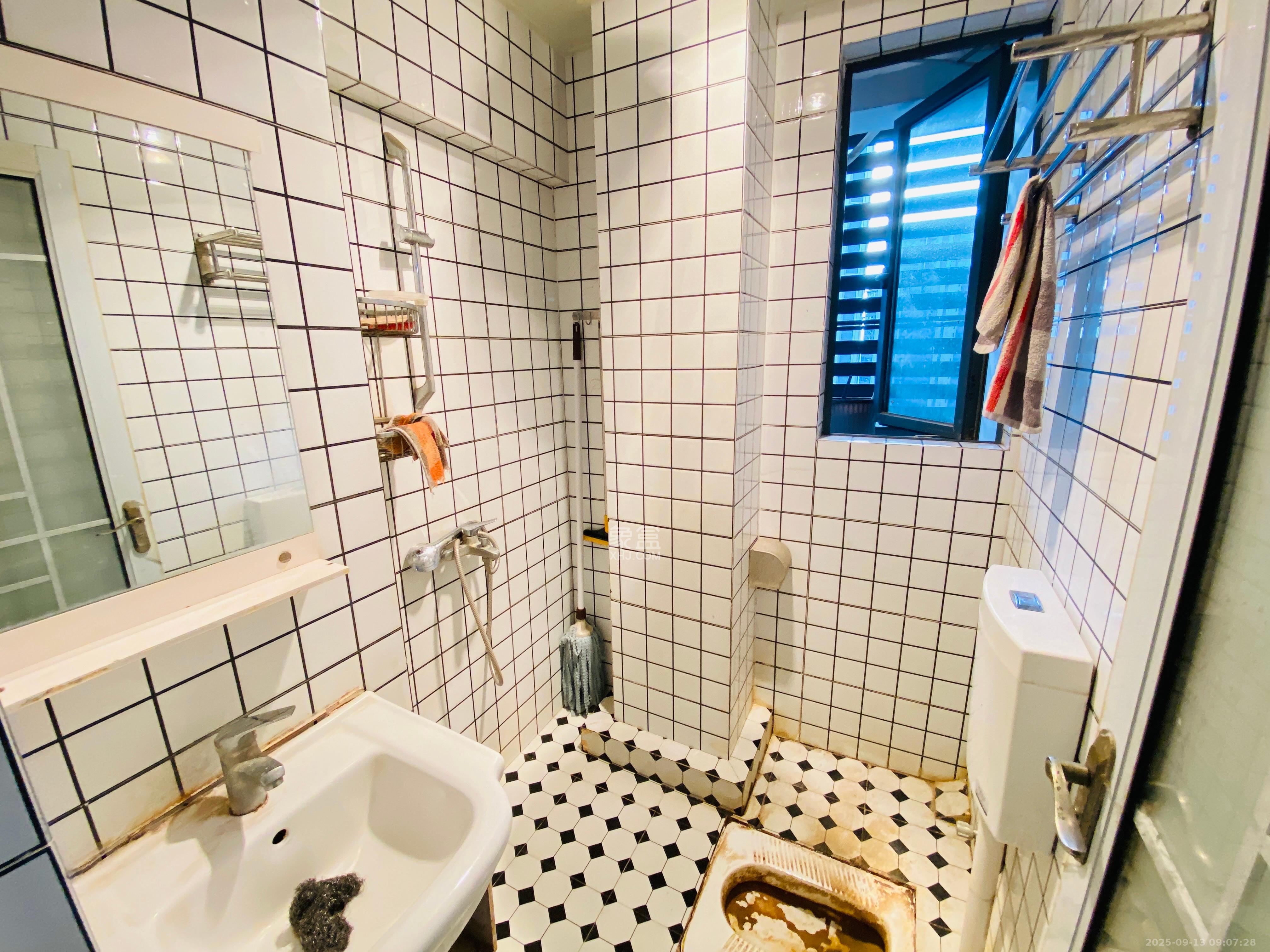 泰龙华府  2室1厅1卫    1700.0元/月 泰龙华府  2室1厅1卫    1700.0元/月室内图