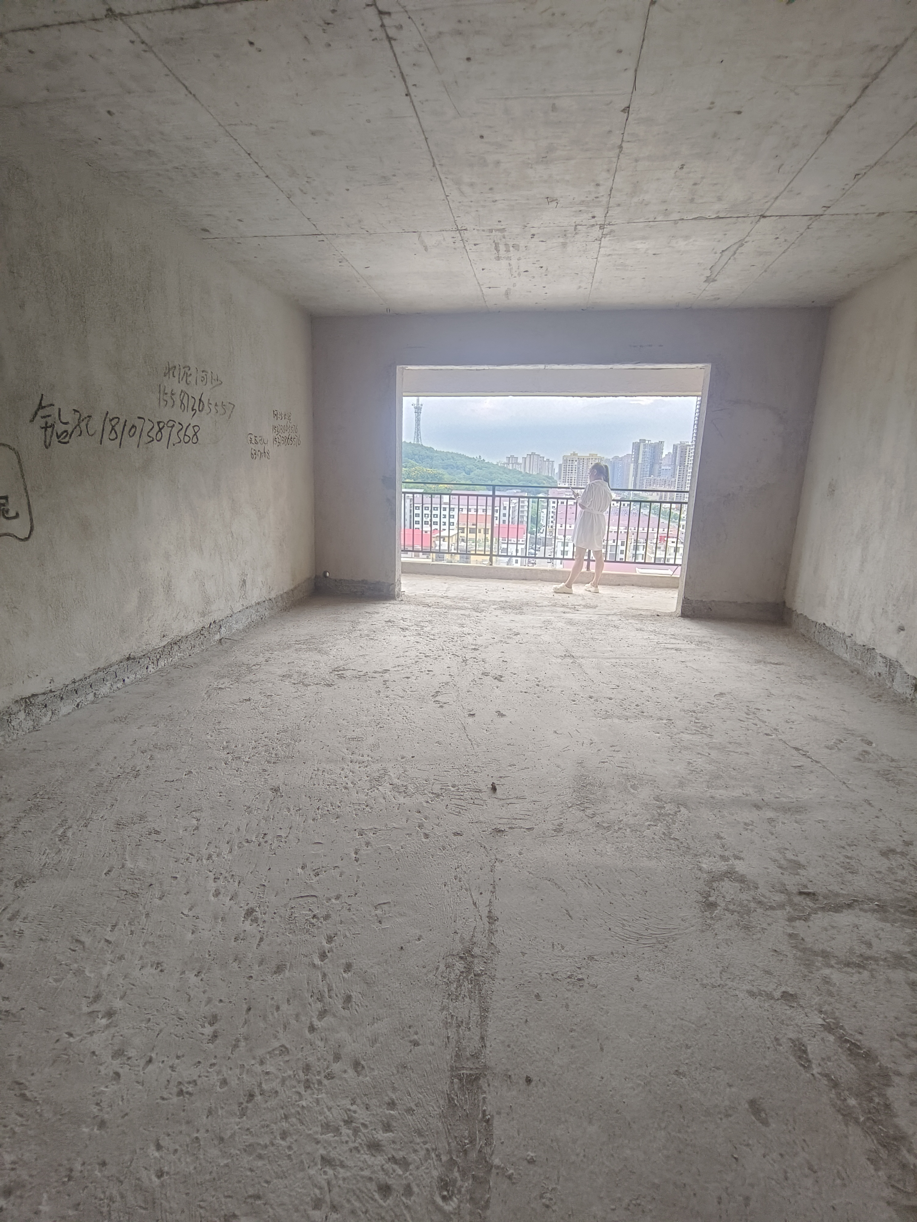 和睦家园 4室2厅2卫 88.8万 和睦家园 4室2厅2卫 88.8万客厅