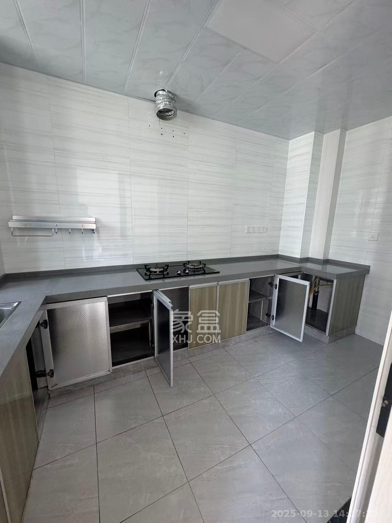 环亚高铁芯城 4室3厅3卫 3000.0元/月 环亚高铁芯城 4室3厅3卫 3000.0元/月室内图