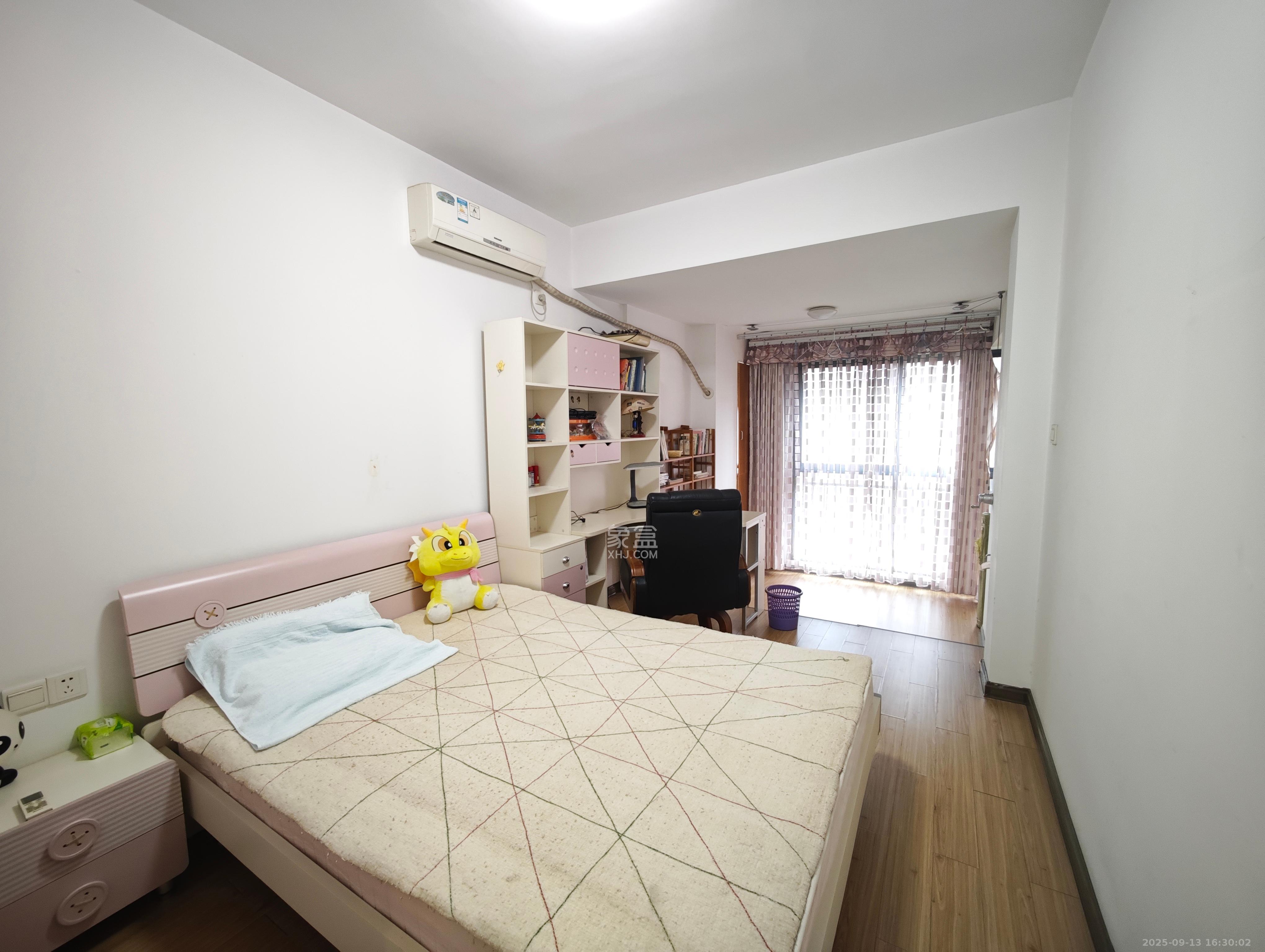 纳帕溪谷  3室2厅2卫   2000.00元/月室内图