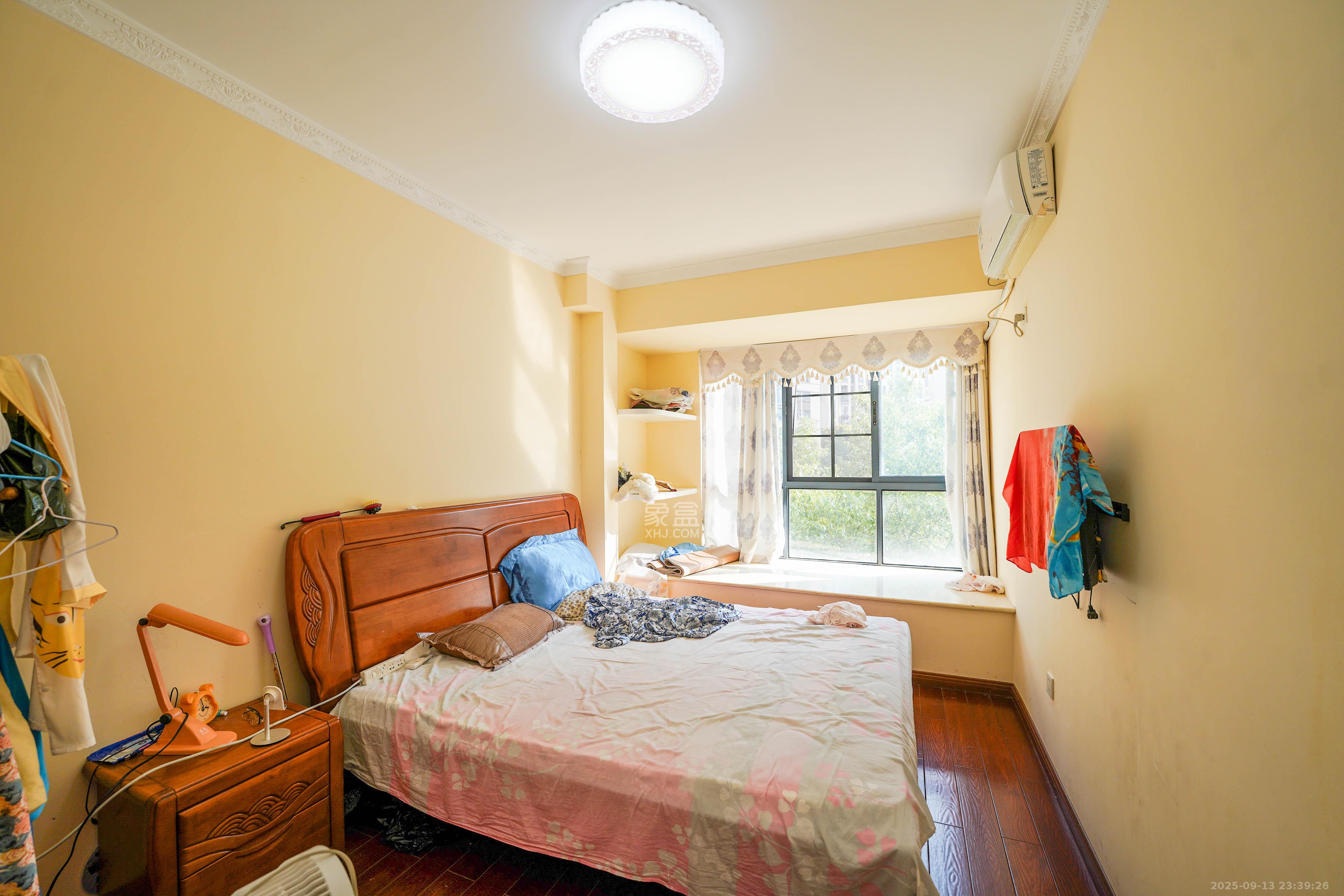 五矿紫湖香醍  1室2厅2卫    132.8万 五矿紫湖香醍  1室2厅2卫    132.8万卧室