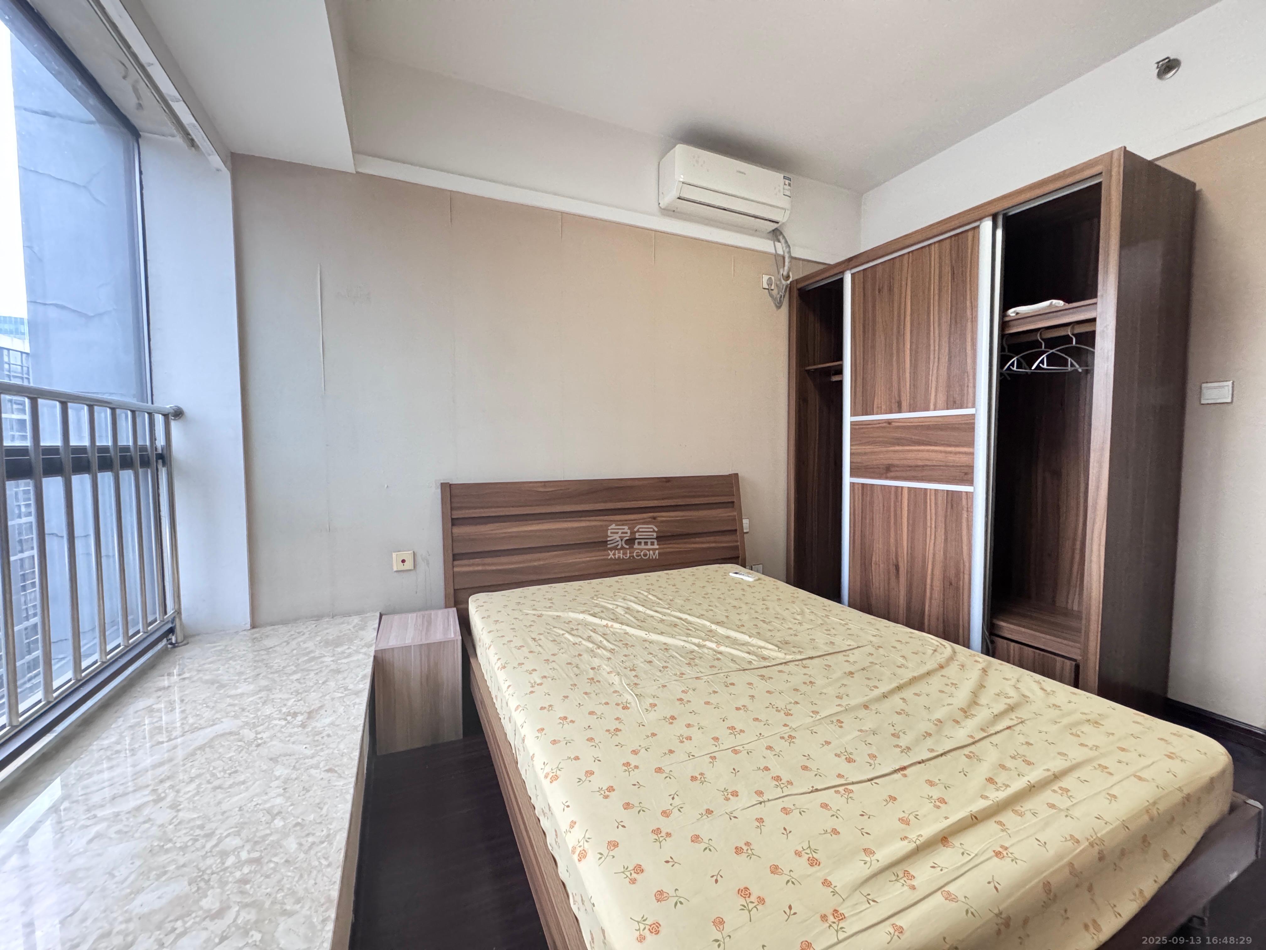 德思勤城市广场(宝格丽公寓) 1室1厅1卫 1800.0元/月 德思勤城市广场(宝格丽公寓) 1室1厅1卫 1800.0元/月室内图