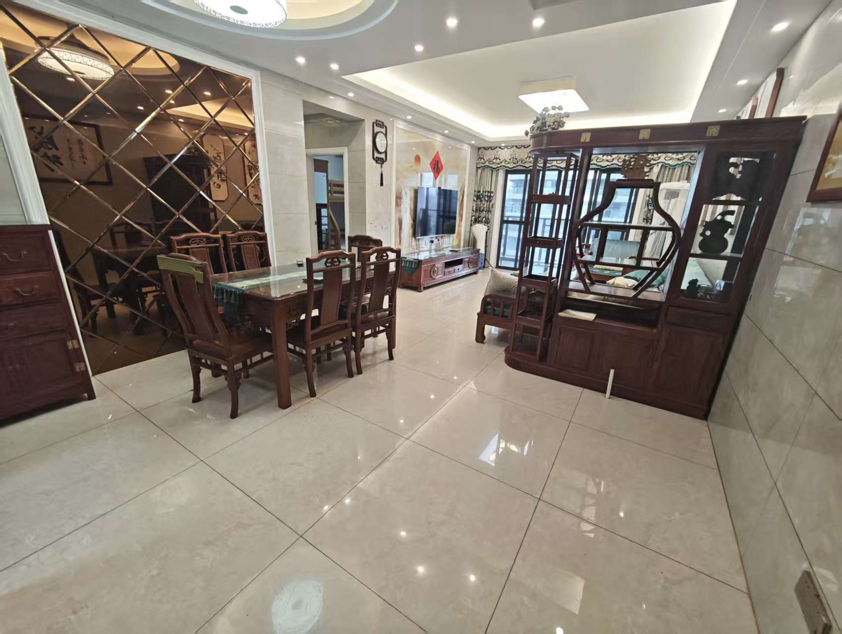 滨海幸福里  3室2厅2卫    4000.0元/月 滨海幸福里  3室2厅2卫    4000.0元/月室内图