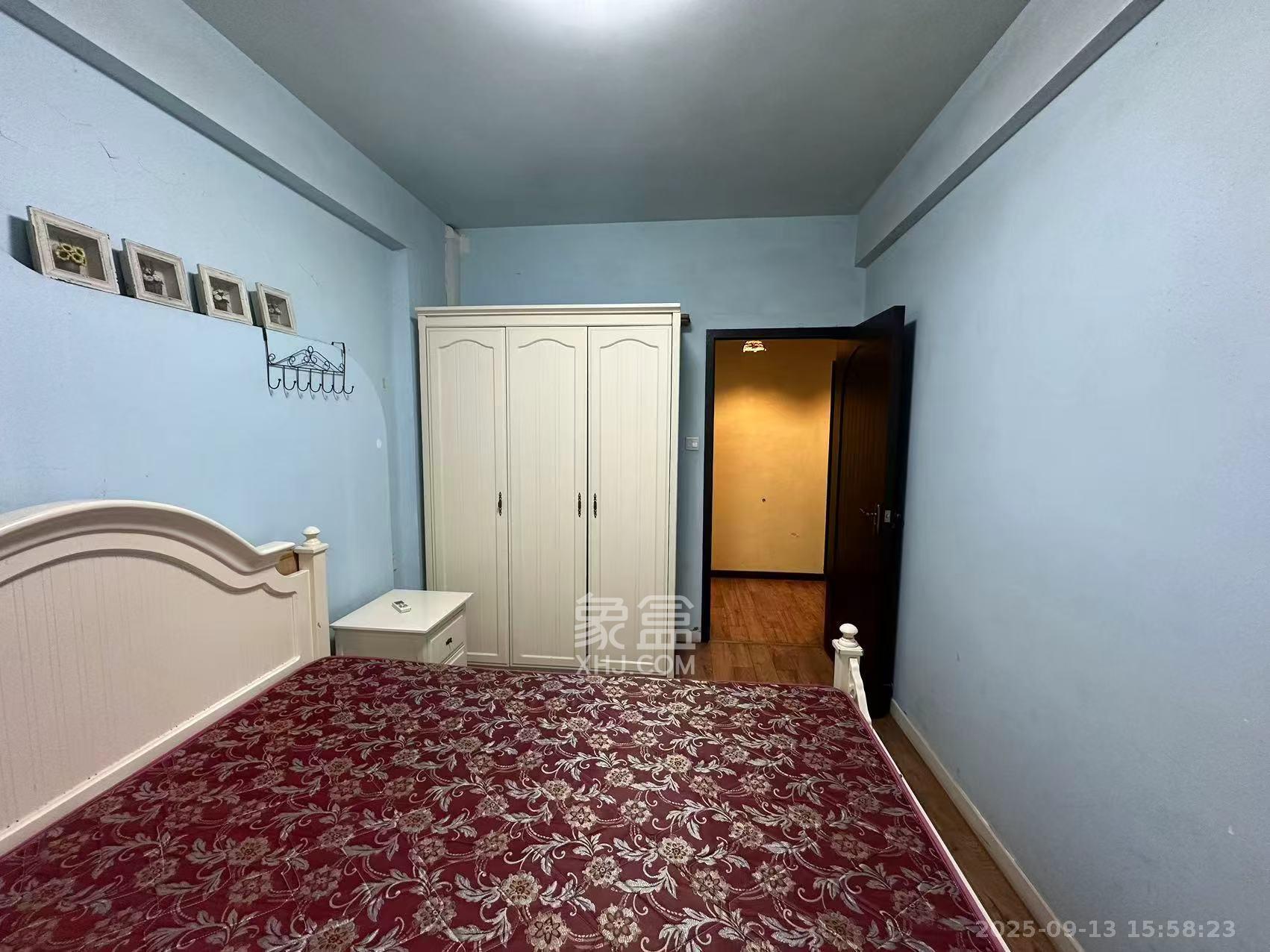 金碧文华 3室2厅1卫 2100.0元/月 金碧文华 3室2厅1卫 2100.0元/月室内图