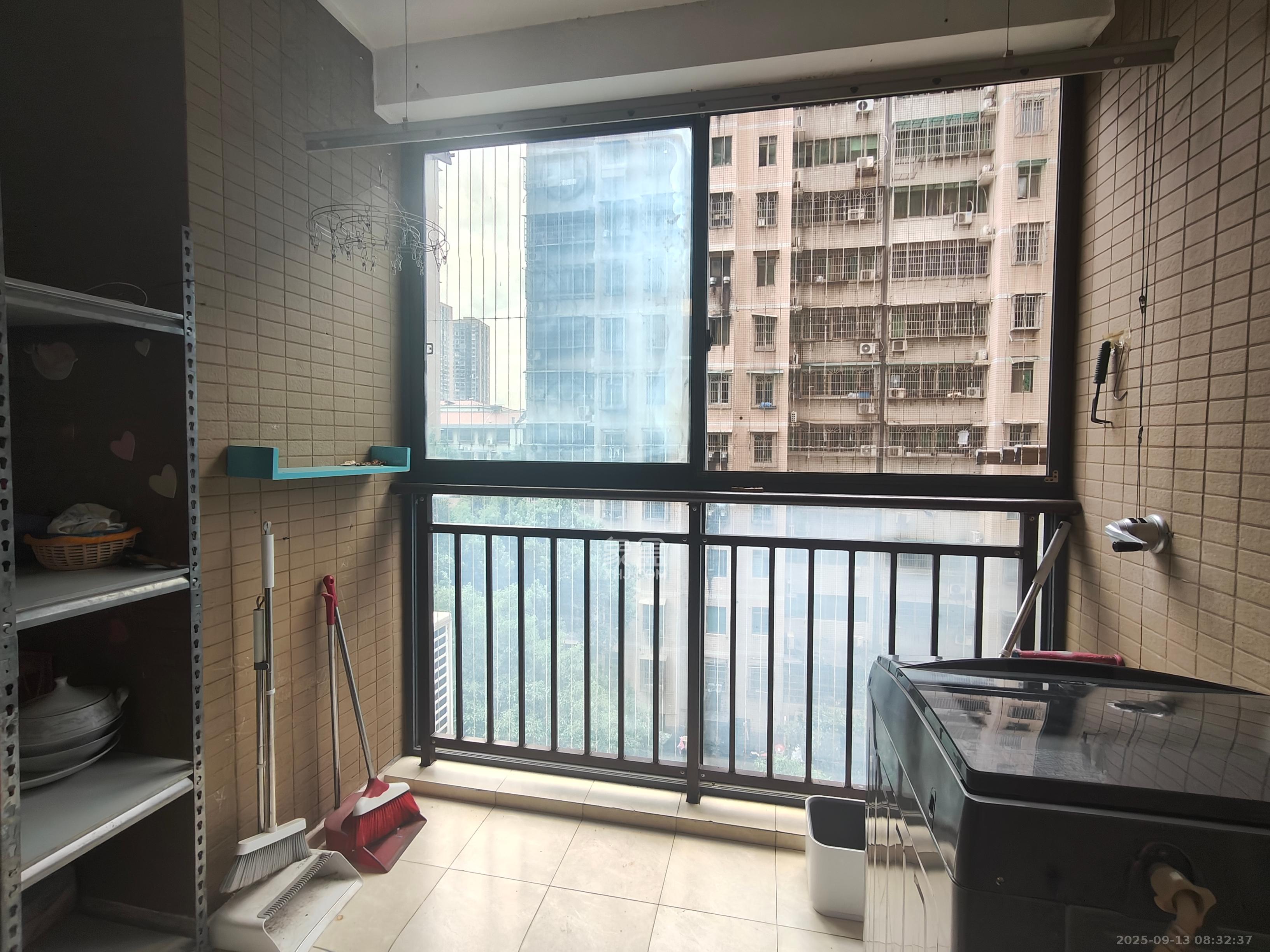 万博汇  2室2厅1卫    2500.0元/月室内图