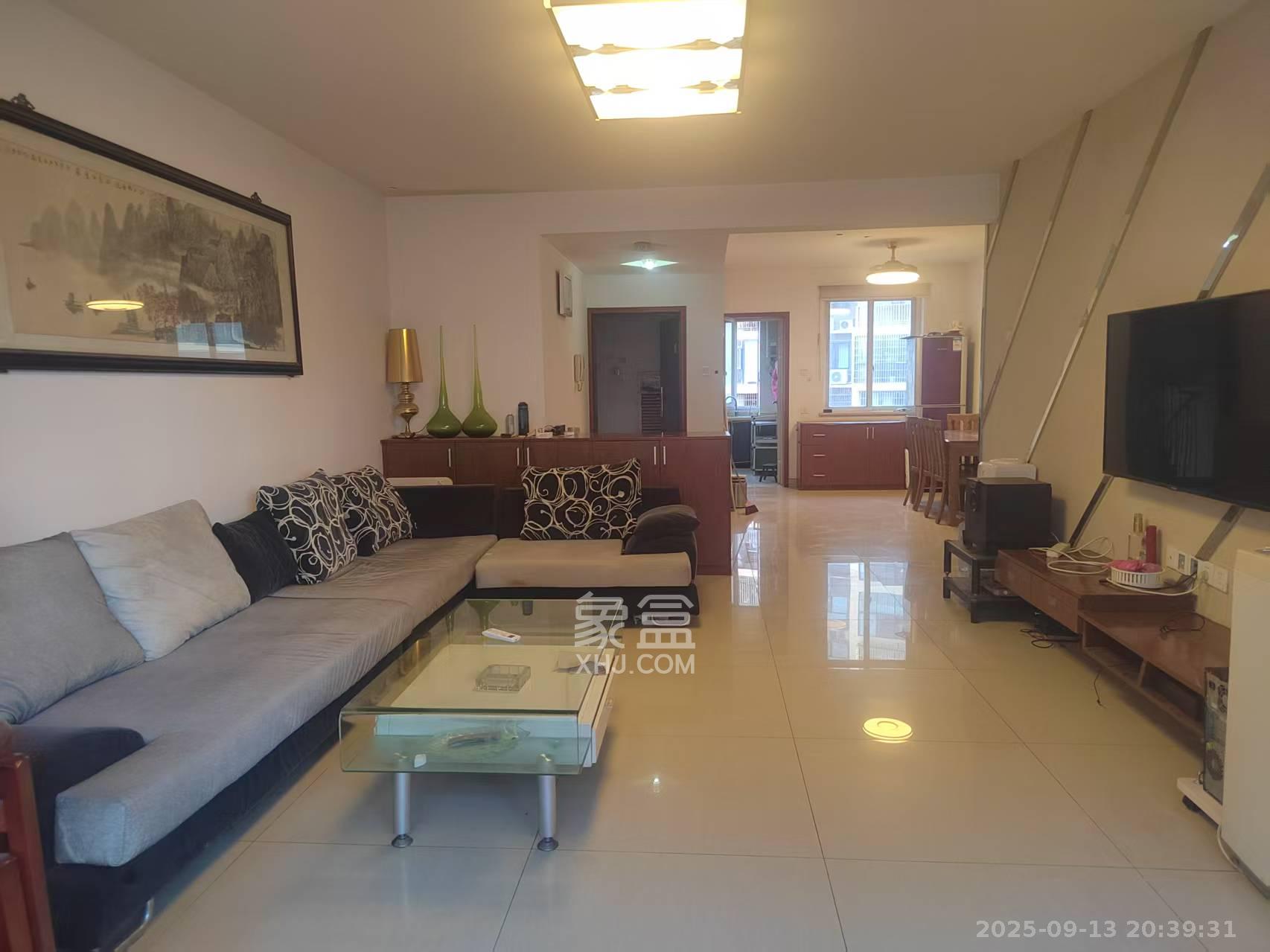 海利科院佳园 3室2厅2卫 2400.0元/月 海利科院佳园 3室2厅2卫 2400.0元/月室内图