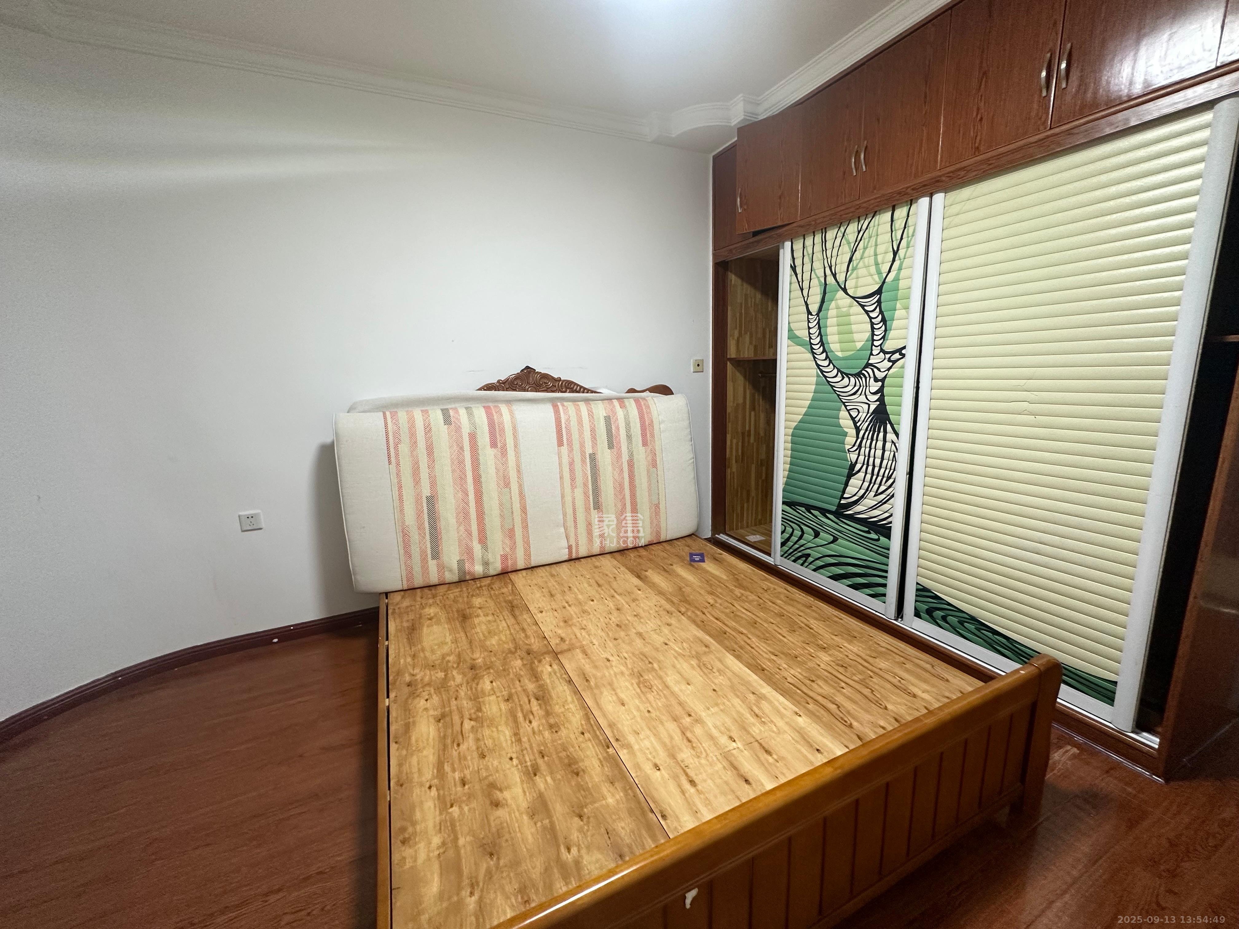 奥克斯广场 3室2厅2卫 3800.0元/月 奥克斯广场 3室2厅2卫 3800.0元/月室内图