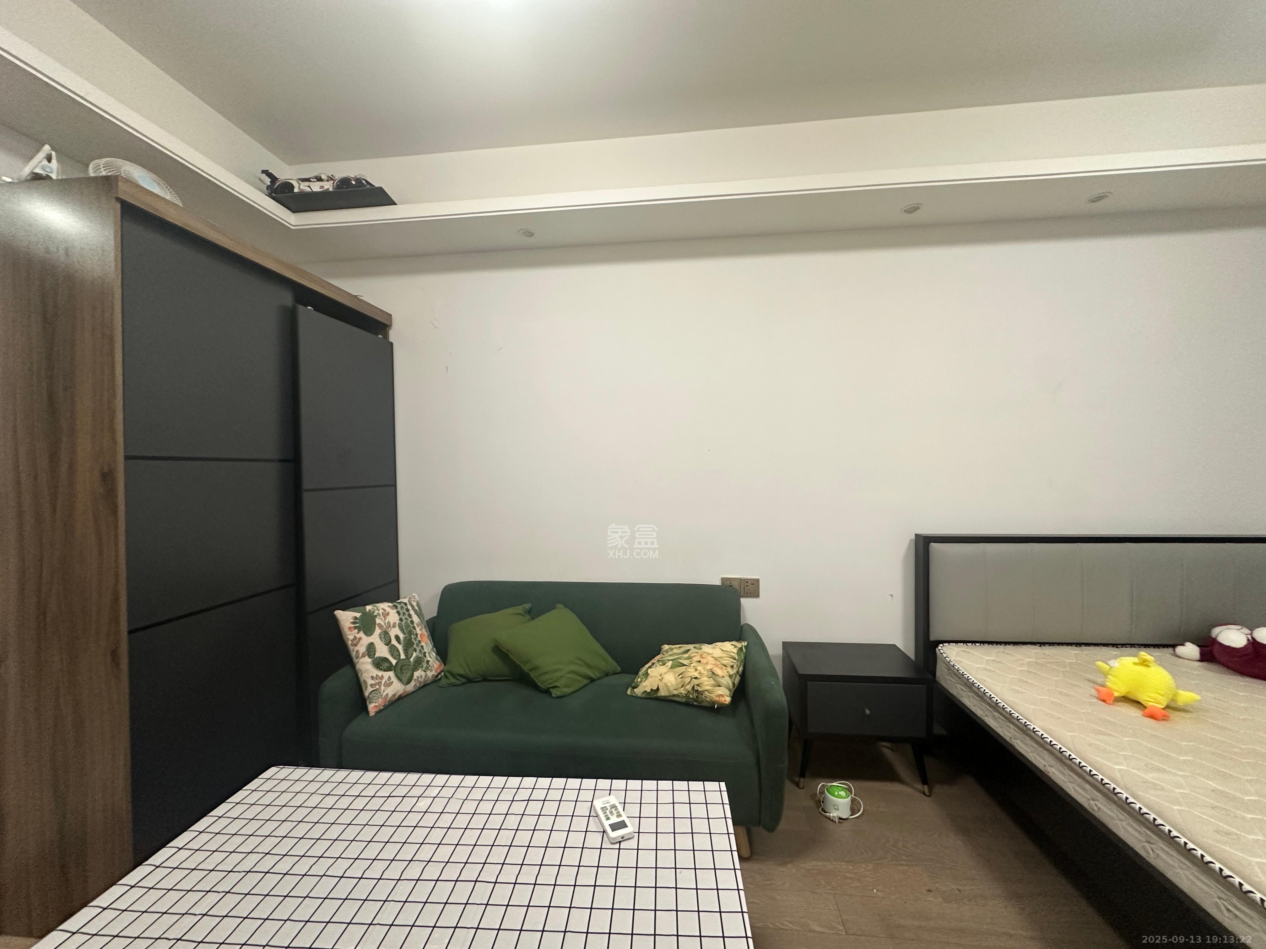 旭辉华宇南宸府  1室1厅1卫    1250.0元/月室内图