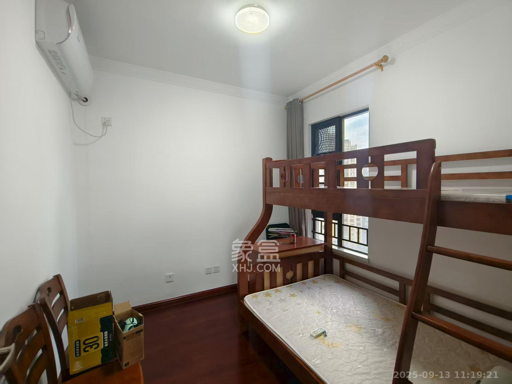 中海国际五期  3室2厅2卫    2200.0元/月 中海国际五期  3室2厅2卫    2200.0元/月室内图