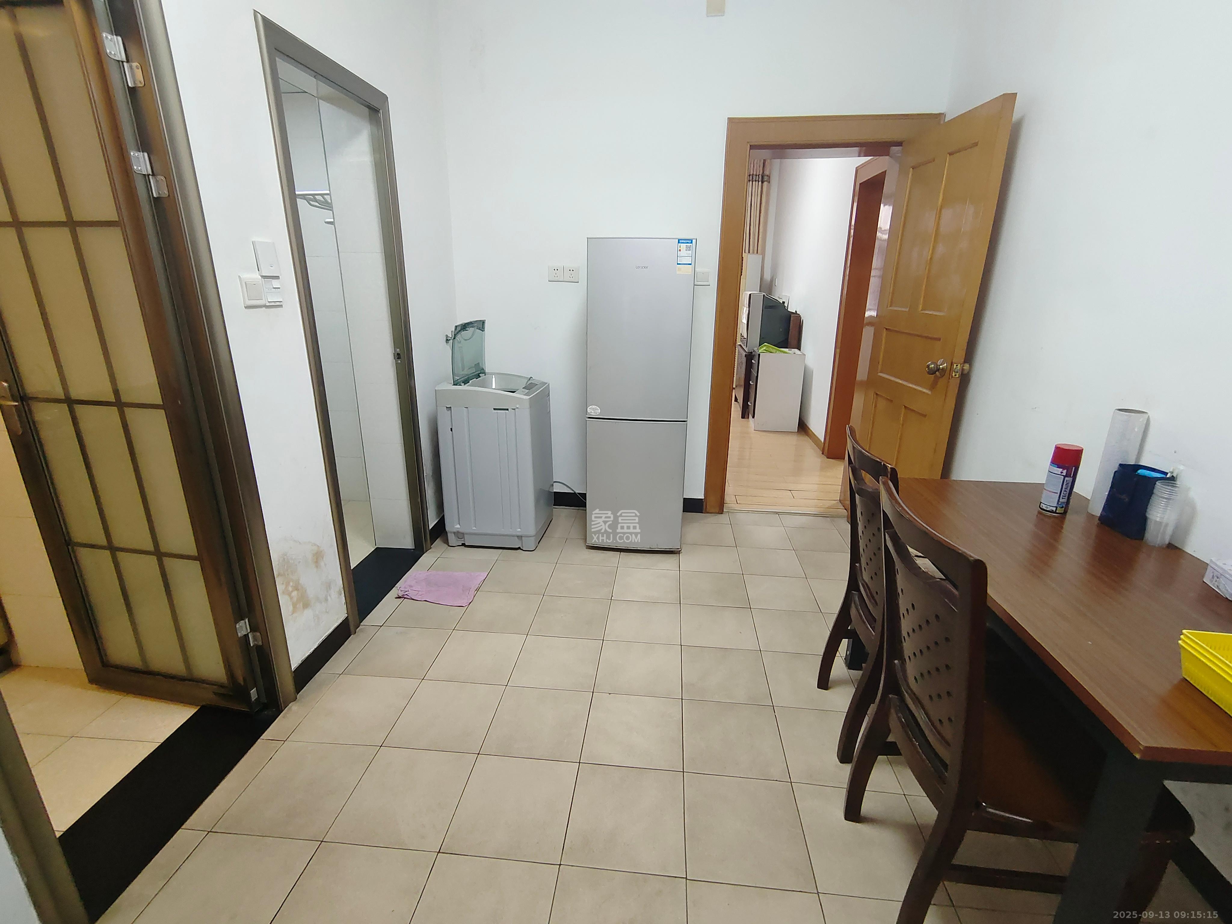 星沙一区 2室2厅1卫 1300.0元/月 星沙一区 2室2厅1卫 1300.0元/月室内图