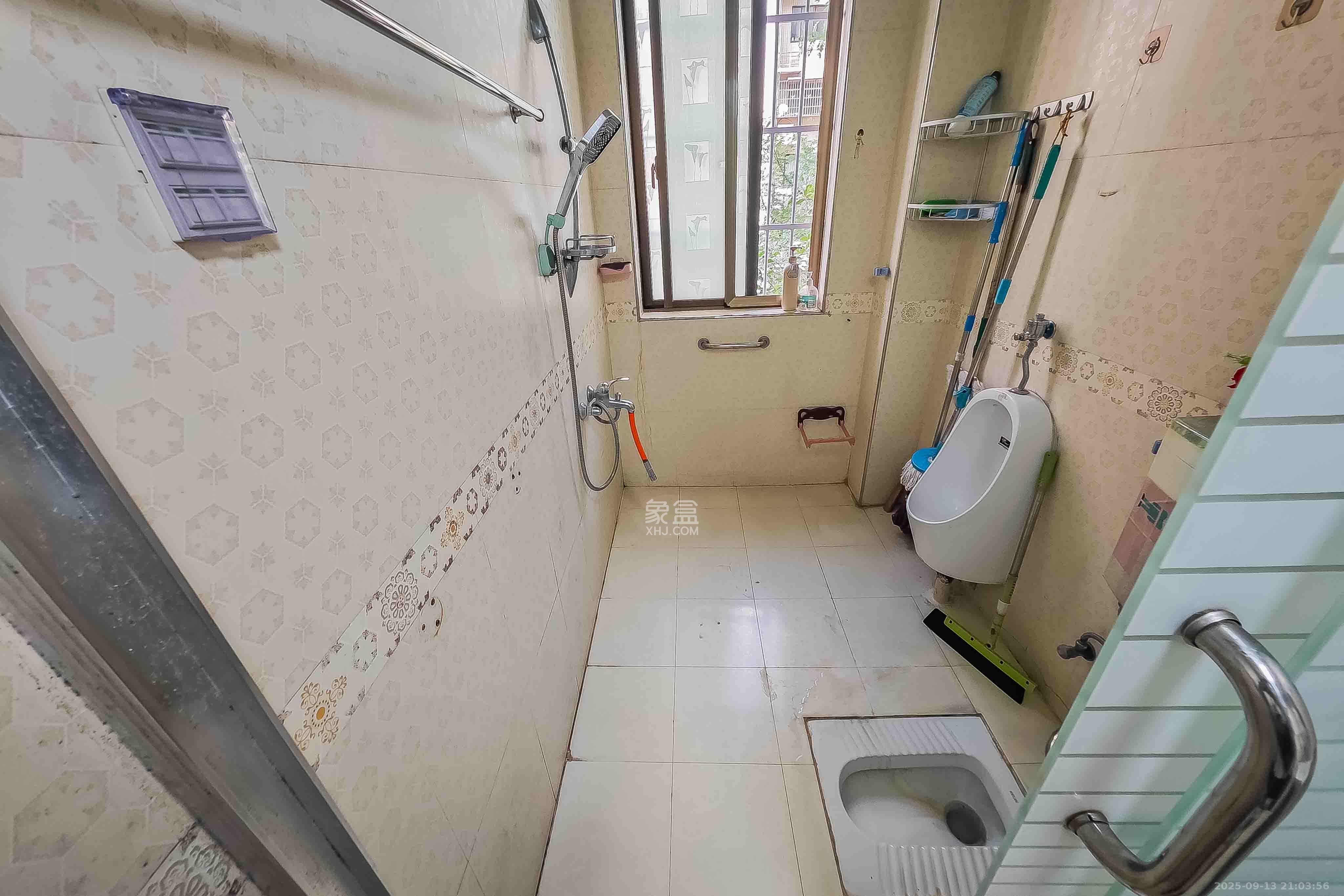 湘核佳苑  3室2厅2卫    90.0万 湘核佳苑  3室2厅2卫    90.0万卫生间