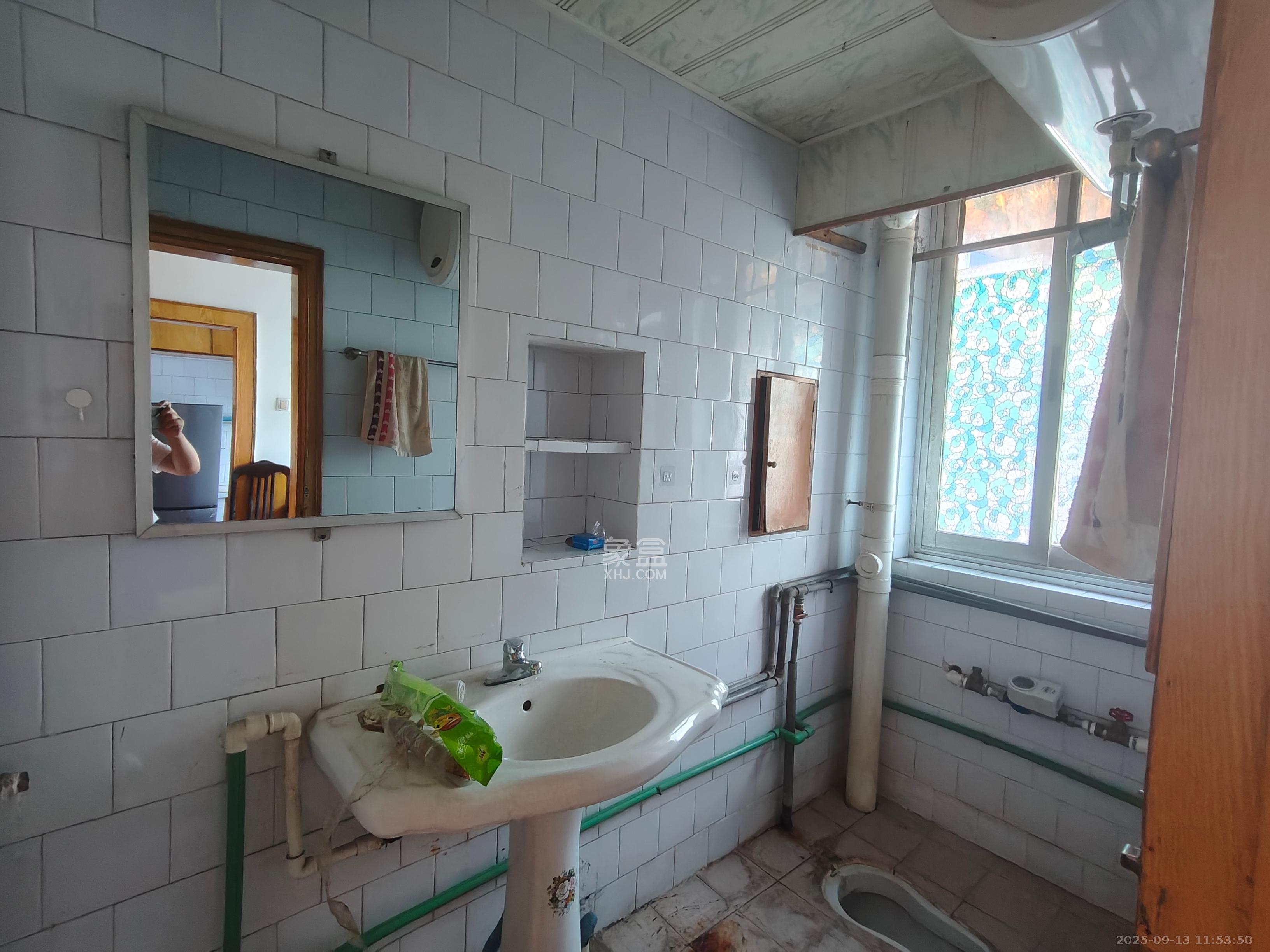 湖南中医药大学梨子山宿舍  1室0厅0卫    1300.0元/月室内图