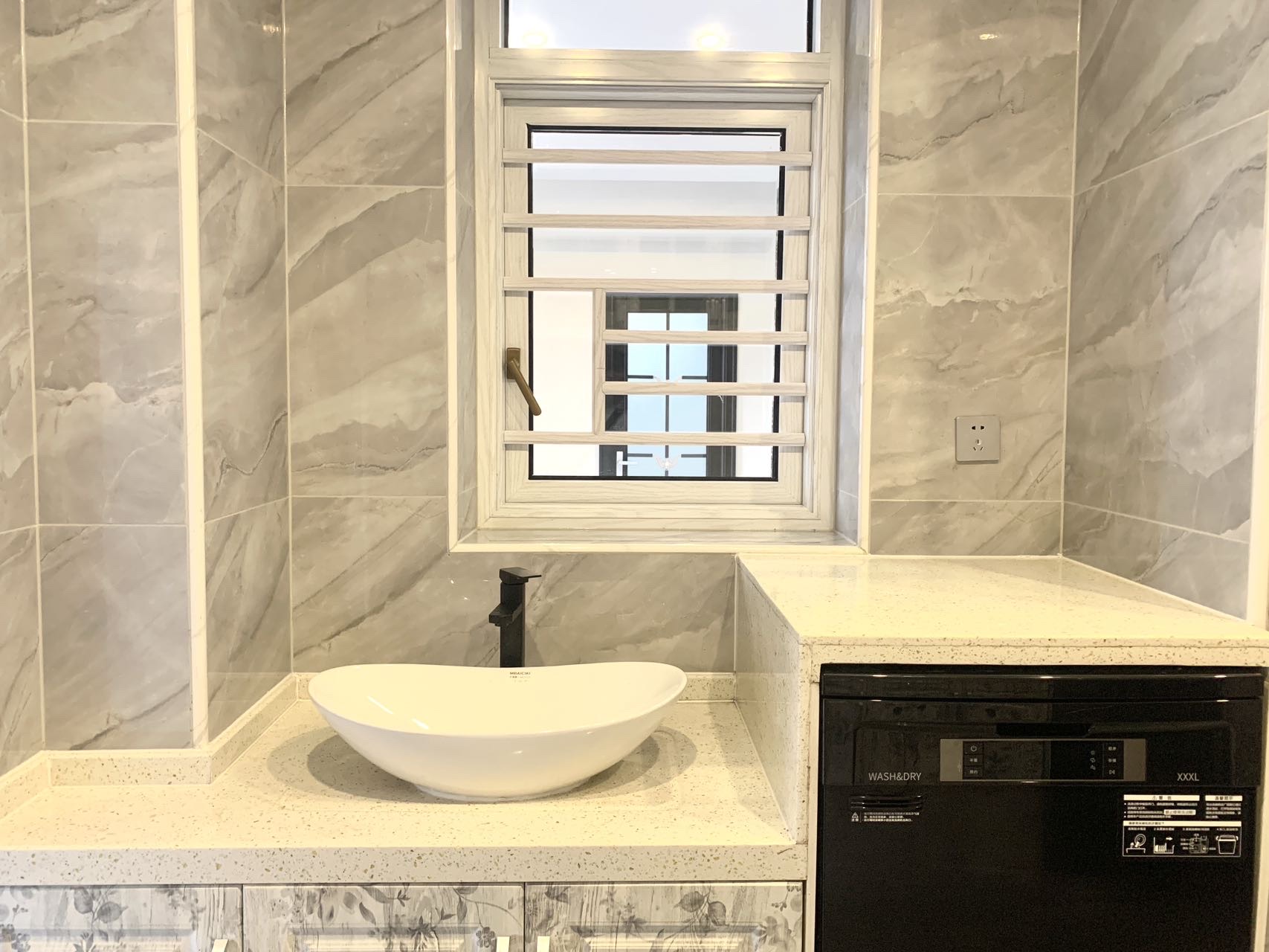 海航豪庭南苑 4室2厅3卫 570.0万 海航豪庭南苑 4室2厅3卫 570.0万室内图