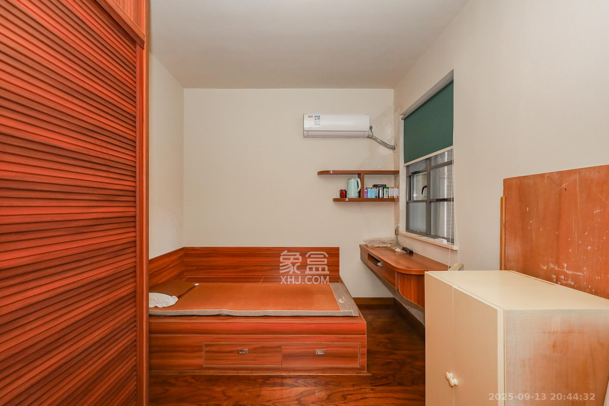 八方小区B区  3室2厅2卫    368.0万 八方小区B区  3室2厅2卫    368.0万卧室